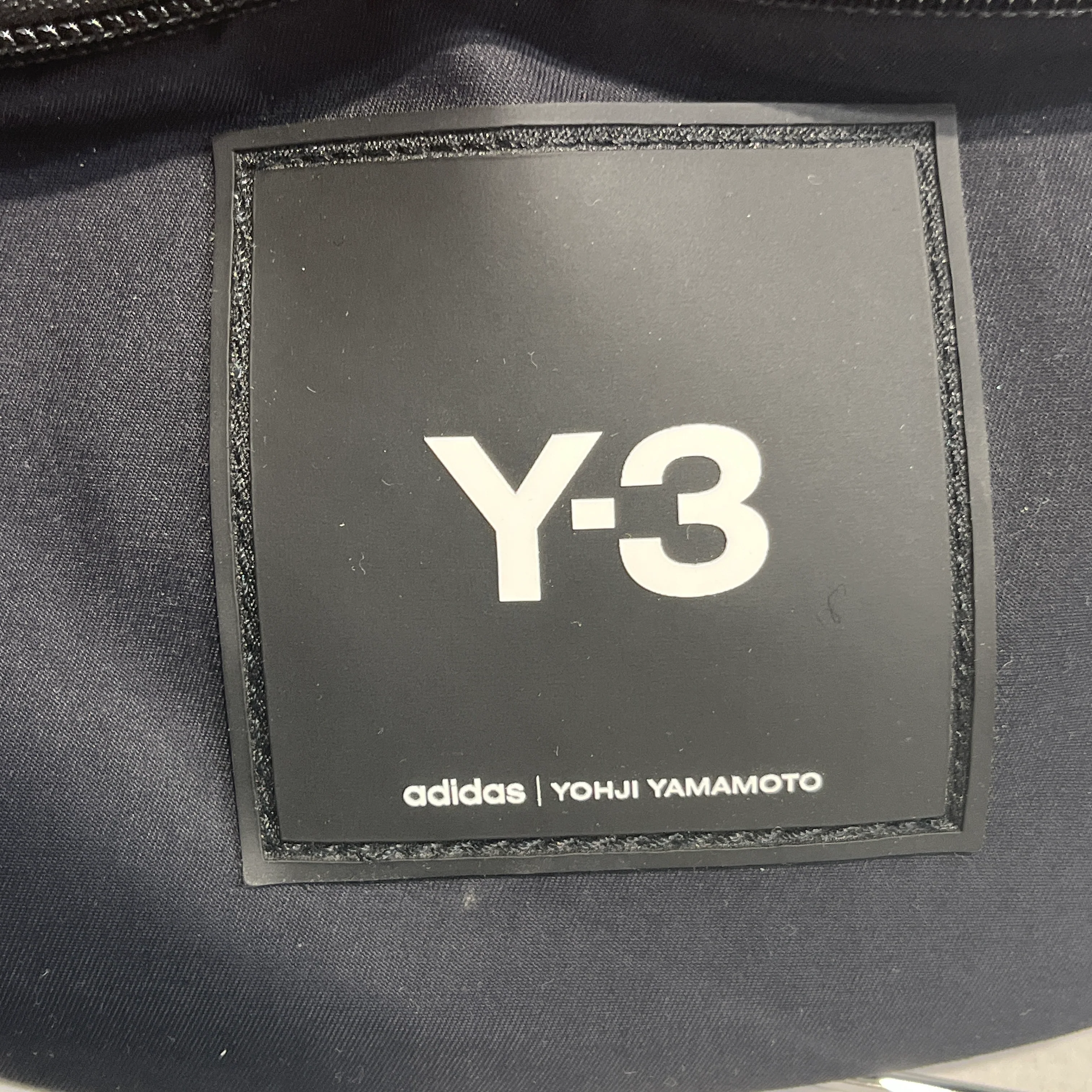 1034-y-3-fanny-pack-graphic-nylon-blk-rubber-patch-4.webp Y-3/Fanny Pack/Graphic/Nylon/BLK/rubber patch