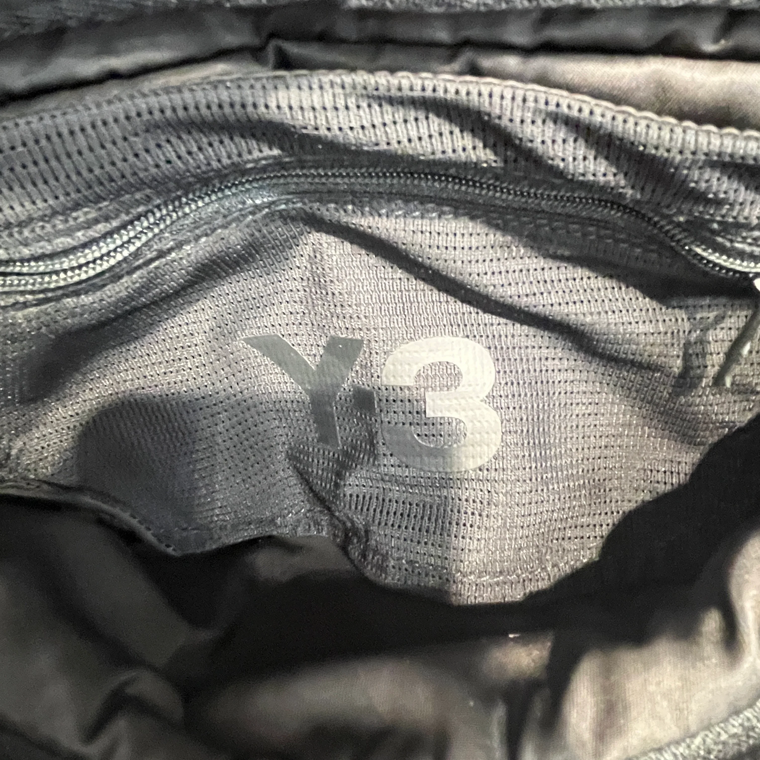 1034-y-3-fanny-pack-graphic-nylon-blk-rubber-patch-5.webp Y-3/Fanny Pack/Graphic/Nylon/BLK/rubber patch