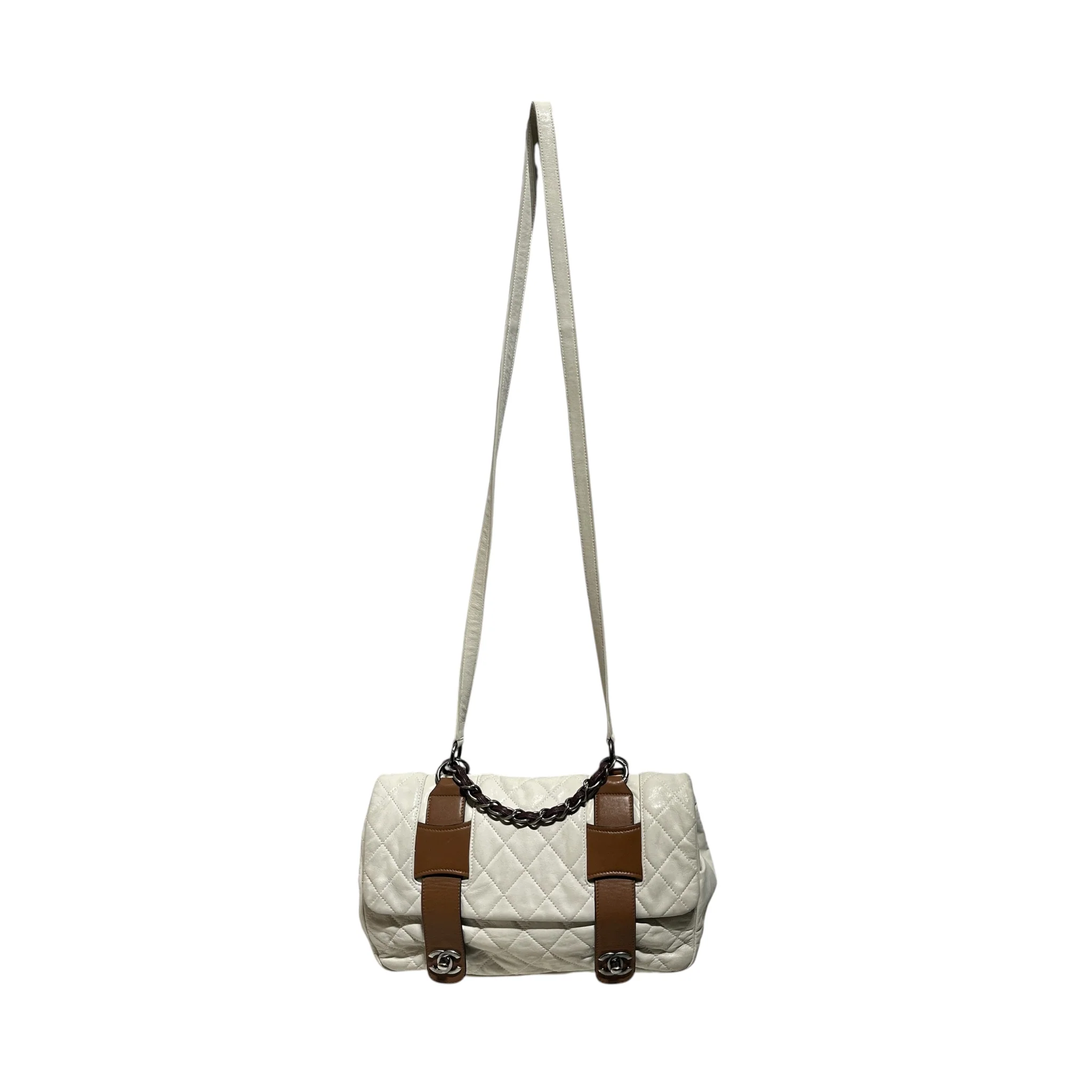 CHANEL/Cross Body Bag/Leather/CRM/QUILTED DOUBLE TWIST LOCK