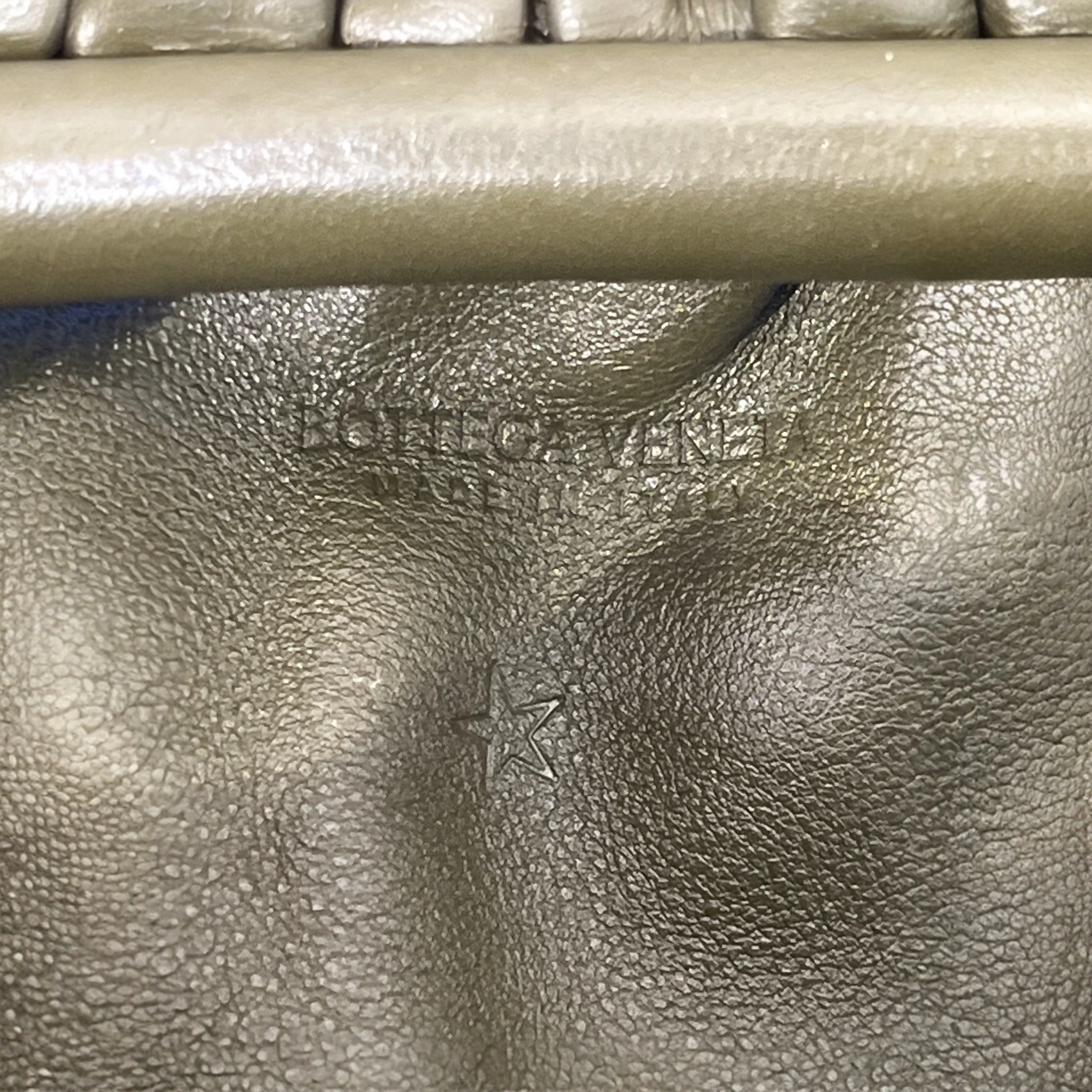 BOTTEGA VENETA/Cross Body Bag/Leather/GRN/MINI POUCH OLIVE CALFSKIN