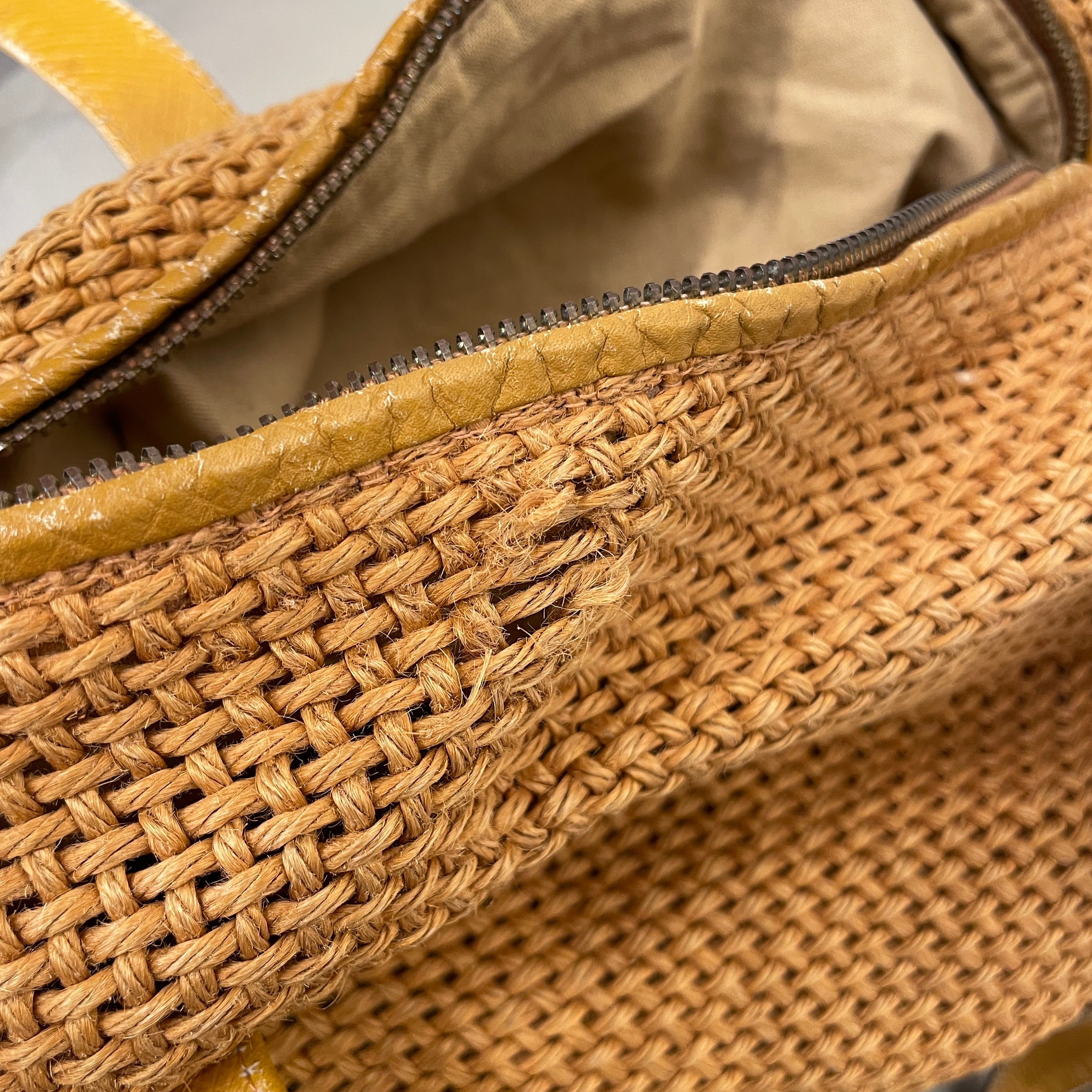 BOTTEGA VENETA/Bag/CML/RAFFIA WOVEN TASSLE ZIPPER