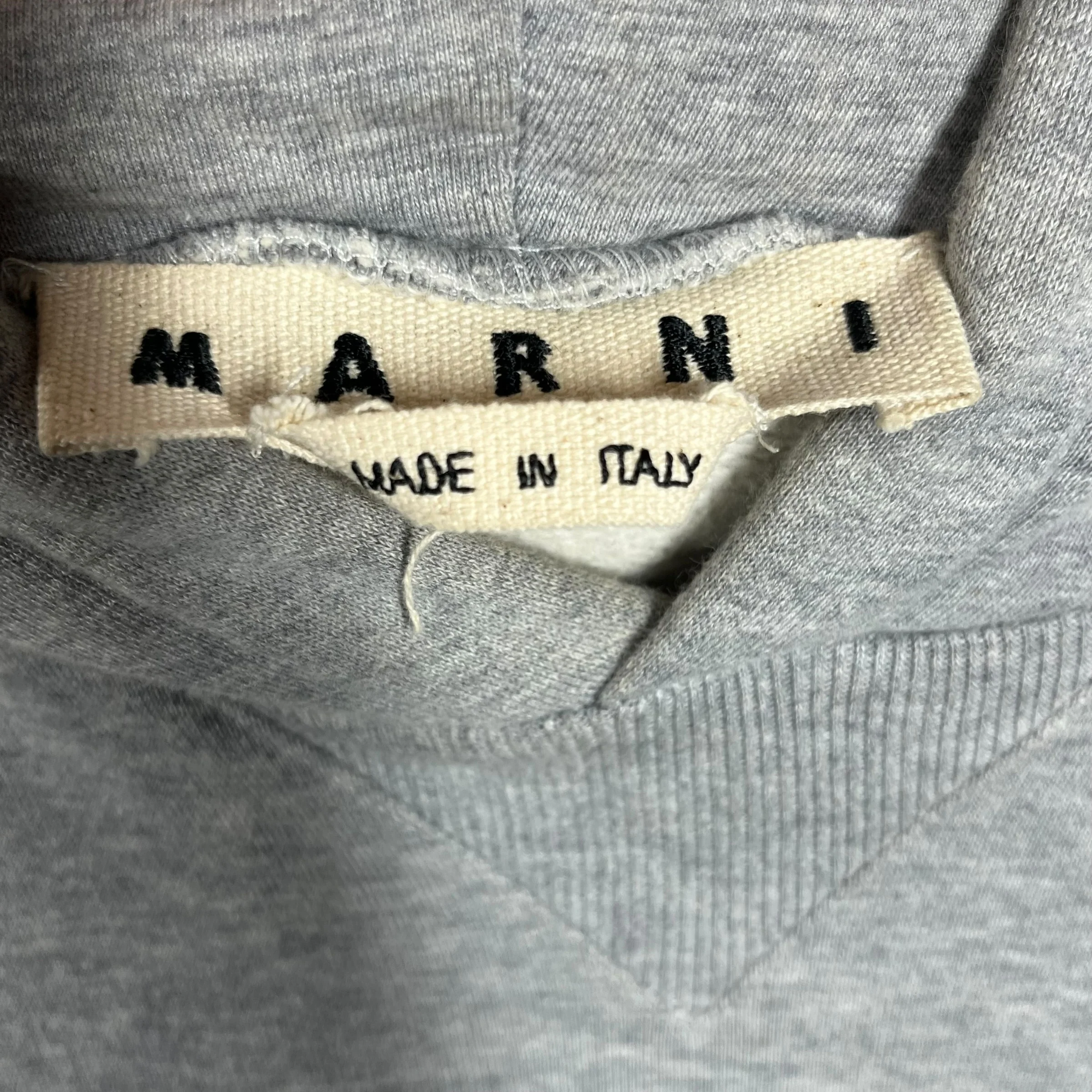 128-marni-hoodie-50-cotton-gry-tape-seam-hoodie-3.webp MARNI/Hoodie/50/Cotton/GRY/TAPE SEAM HOODIE