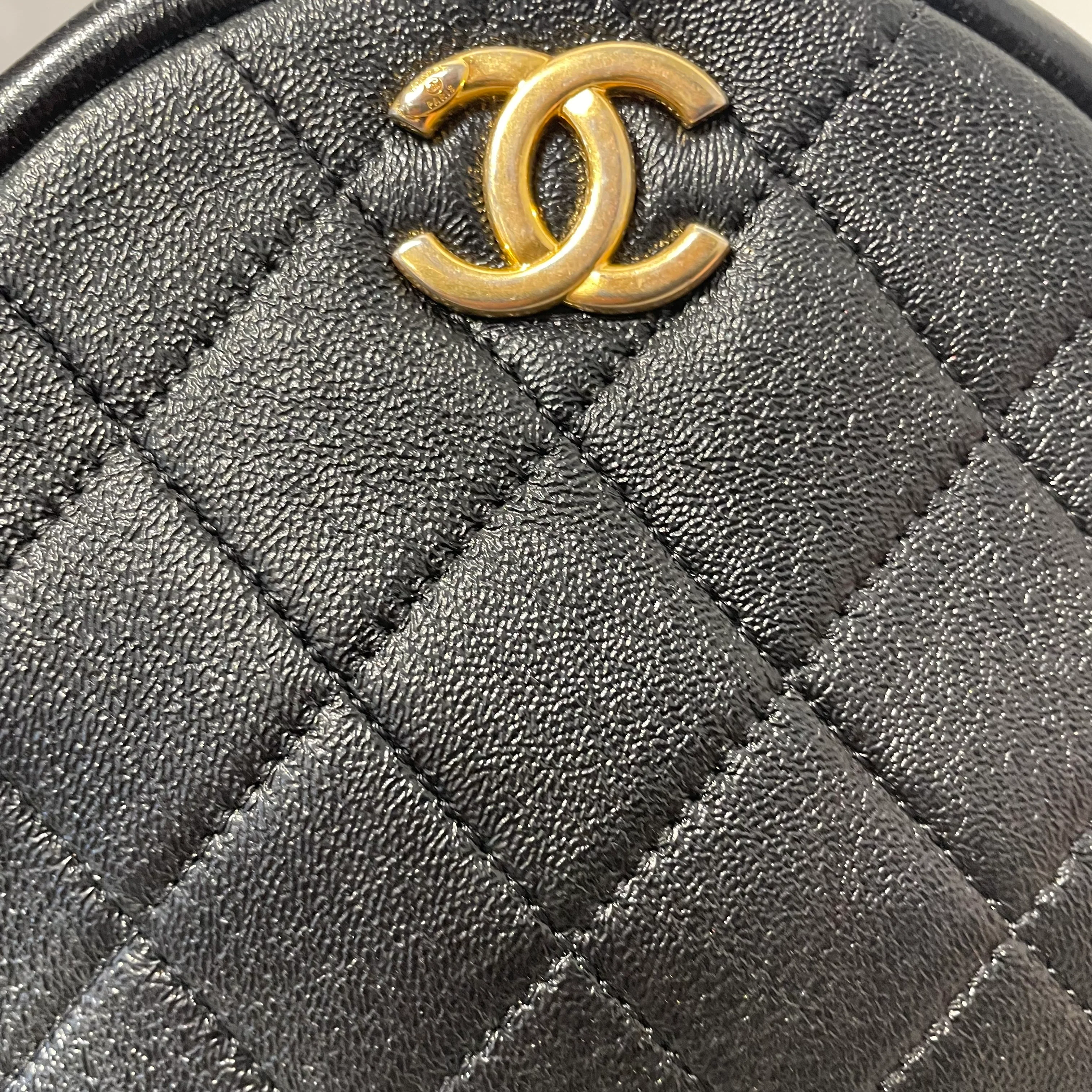 CHANEL/Cross Body Bag/Leather/BLK/quilted leather circle bag