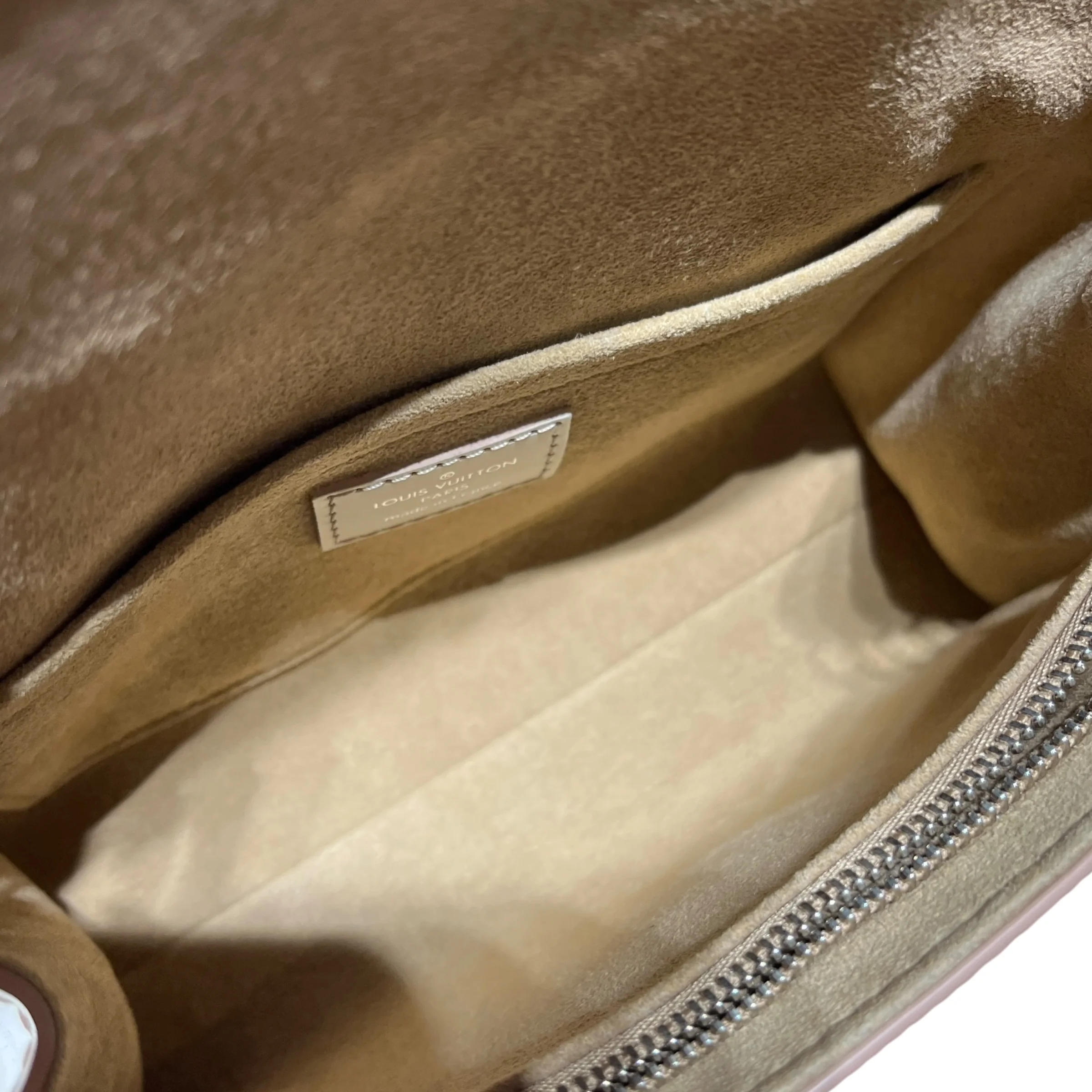 LOUIS VUITTON/Hand Bag/Leather/WHT/Epi Cluny Mini with Logo Strap