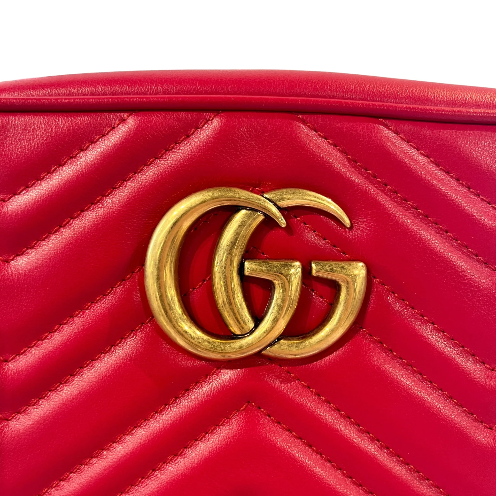GUCCI/Cross Body Bag/Leather/RED/SMALL MARMONT MATELASSE