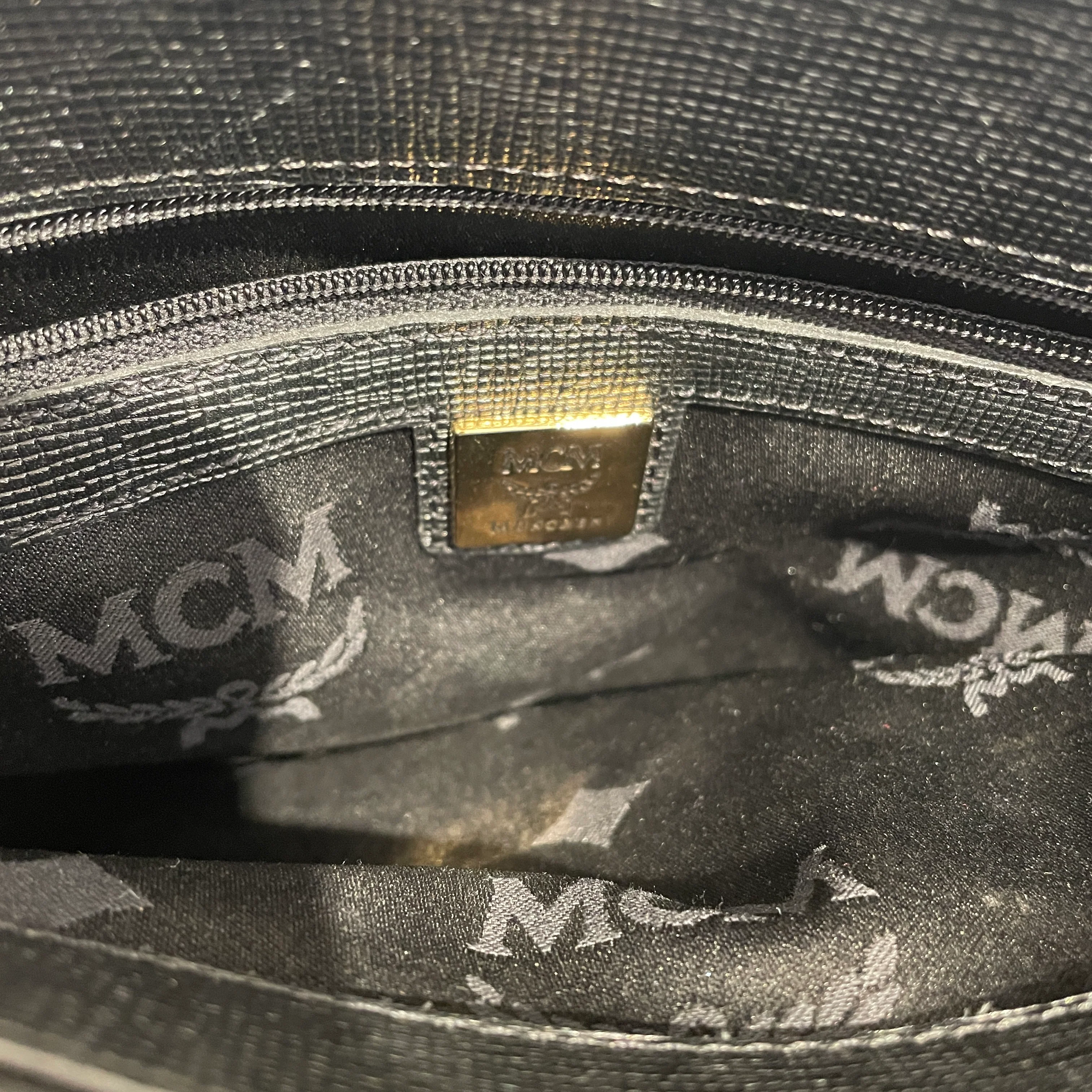MCM/Tote Bag/Leather/BLK/Blavk tote w/ gold hardware