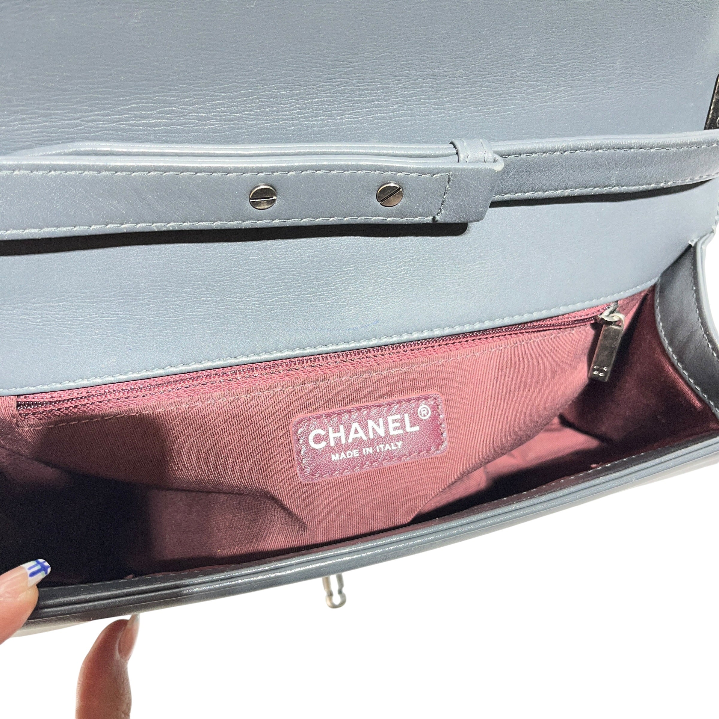 CHANEL/Cross Body Bag/Leather/GRY/Chevron Large Boy Bag