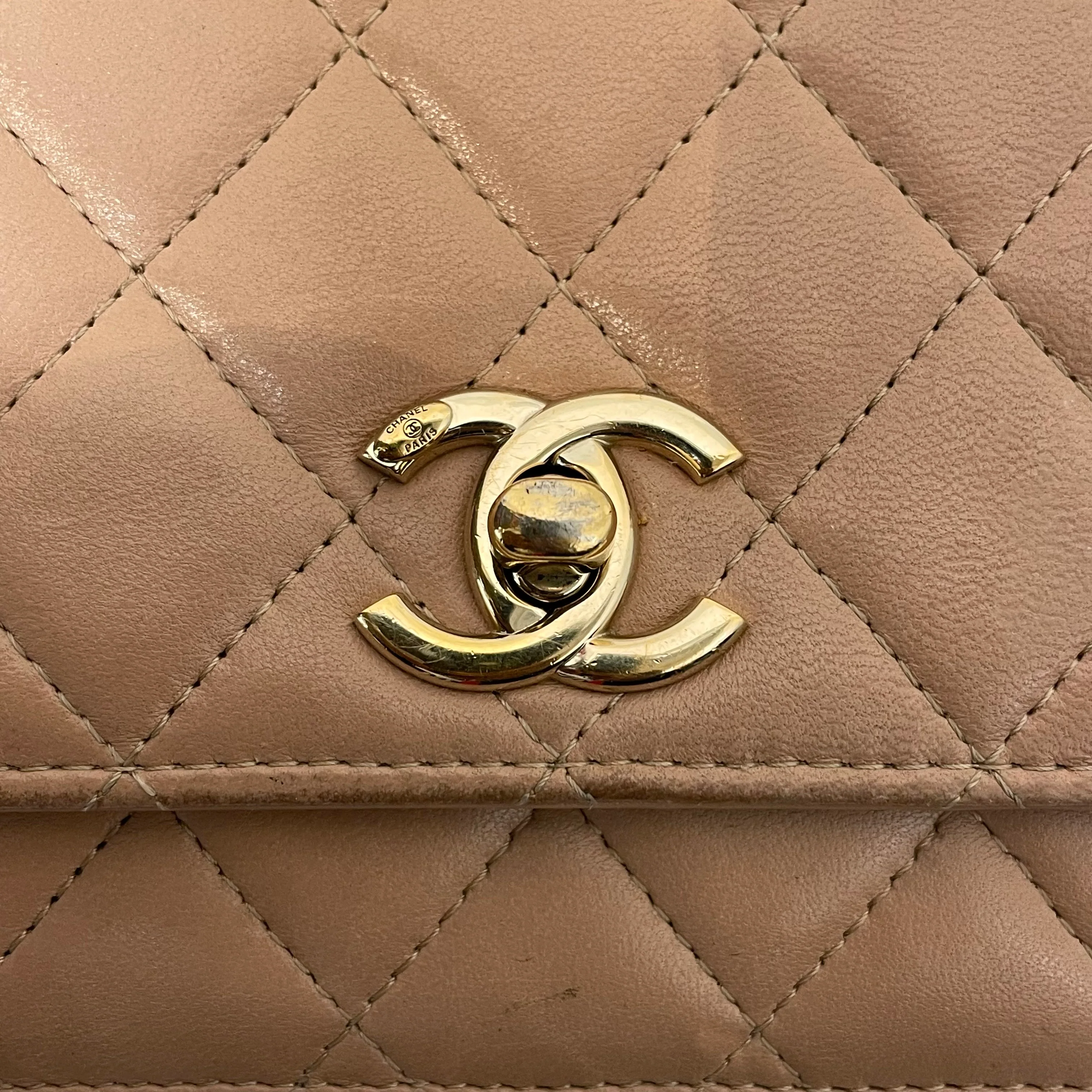 CHANEL/Cross Body Bag/Lambskin/BEG/Trendy CC Quilted