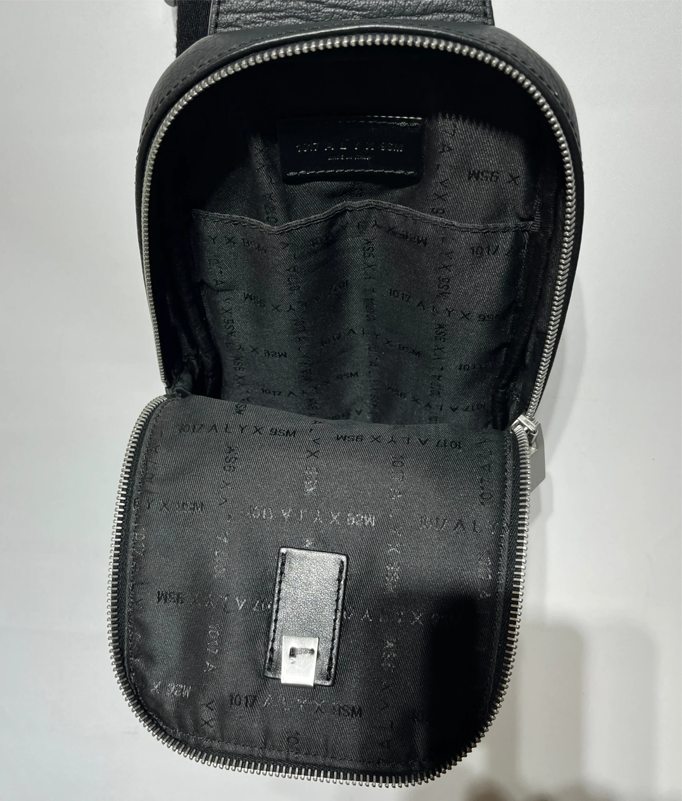 1017 ALYX 9SM(ALYX)/Cross Body Bag/Leather/BLK/