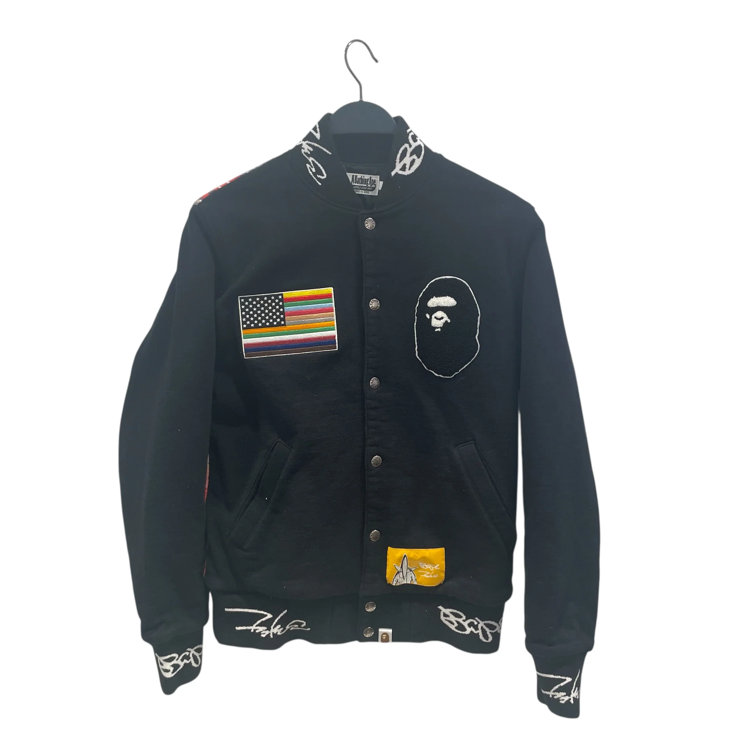 175-a-bathing-ape-jacket-l-cotton-blk-bape-jkt-patches-flag-1.webp A BATHING APE/Jacket/L/Cotton/BLK/BAPE JKT PATCHES FLAG