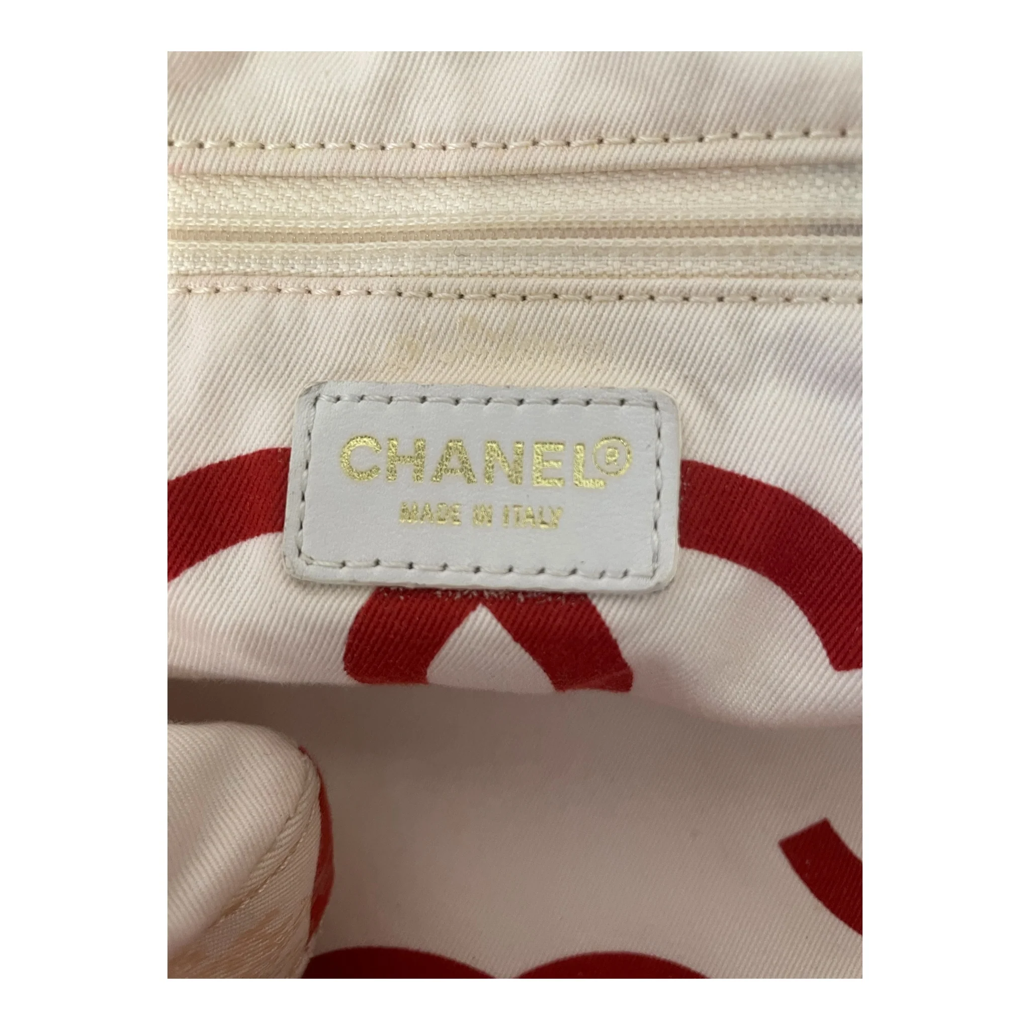 1879-chanel-bag-wht-matelasse-tote-bag-6.webp CHANEL/Bag/WHT/MATELASSE TOTE BAG