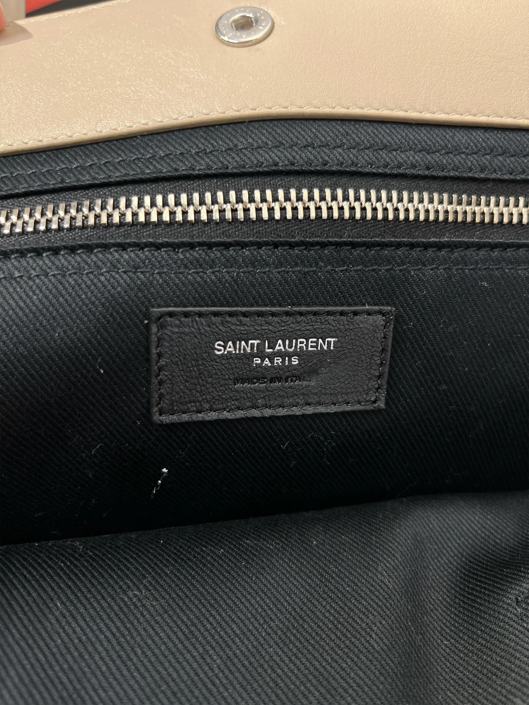 YVES SAINT LAURENT/Tote Bag/Leather/BEG/DEBOSSSED LOGO CALFSKIN