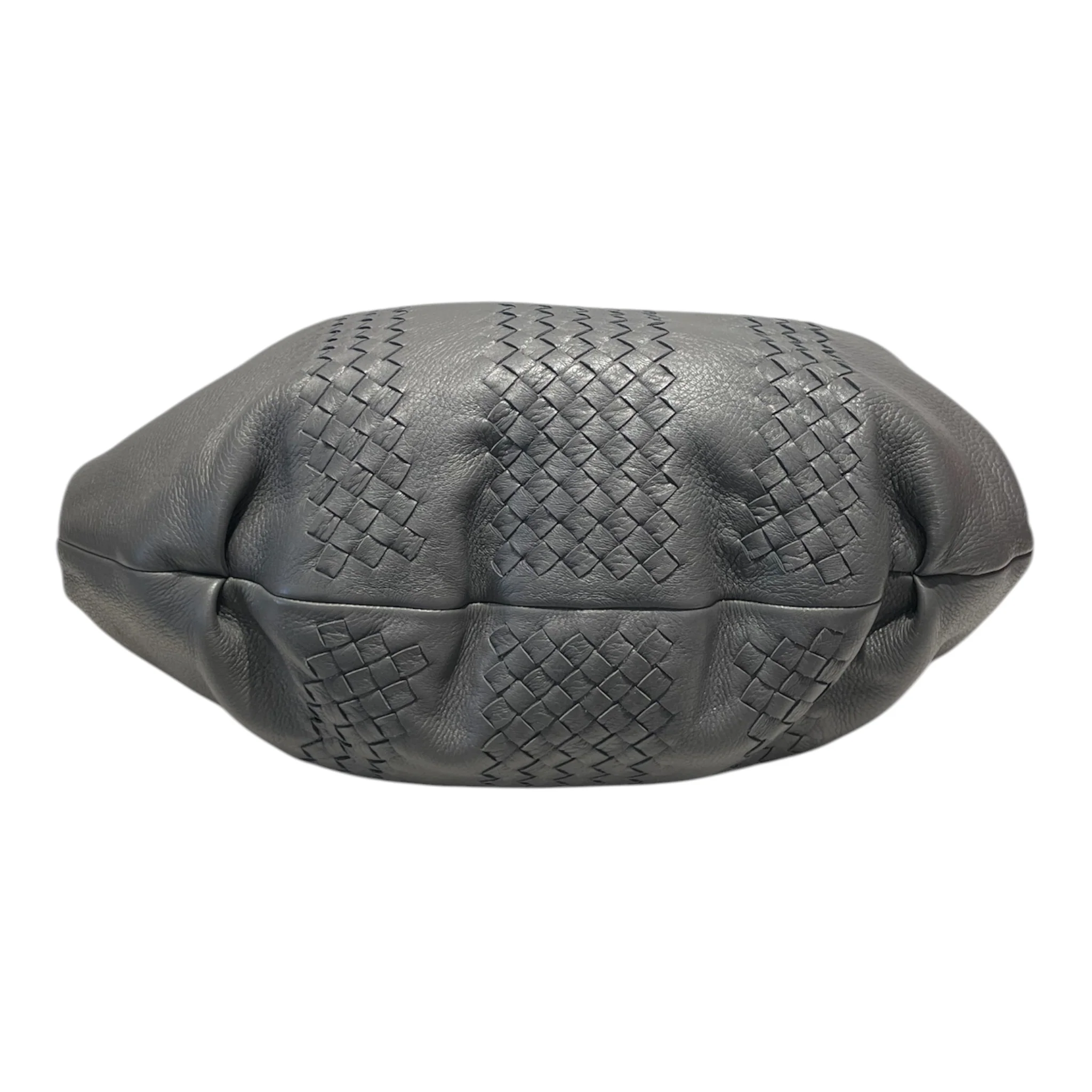 2057-bottega-veneta-hand-bag-leather-gry-intrecciato-shoulder-bag-gray-3.webp BOTTEGA VENETA/Hand Bag/Leather/GRY/Intrecciato Shoulder Bag Gray