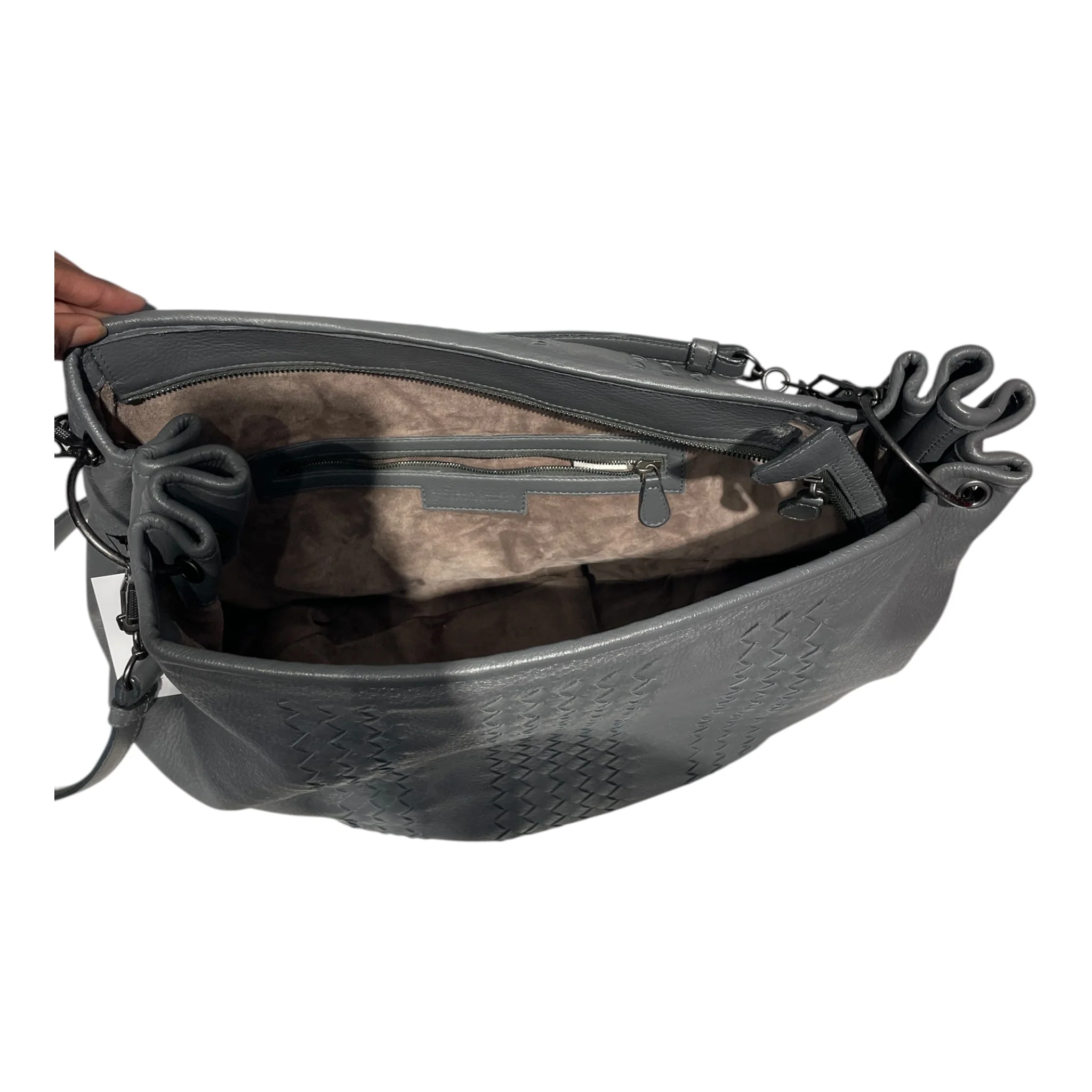 2057-bottega-veneta-hand-bag-leather-gry-intrecciato-shoulder-bag-gray-4.webp BOTTEGA VENETA/Hand Bag/Leather/GRY/Intrecciato Shoulder Bag Gray