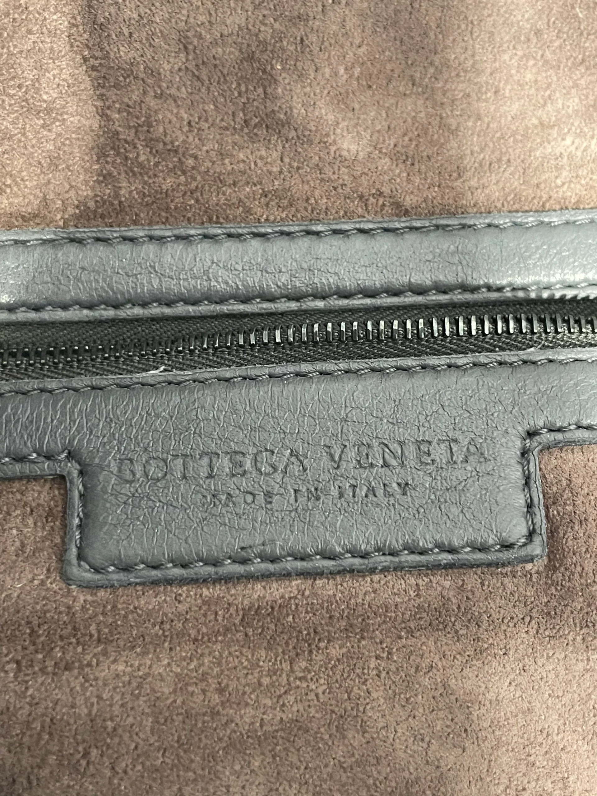 2057-bottega-veneta-hand-bag-leather-gry-intrecciato-shoulder-bag-gray-5.webp BOTTEGA VENETA/Hand Bag/Leather/GRY/Intrecciato Shoulder Bag Gray