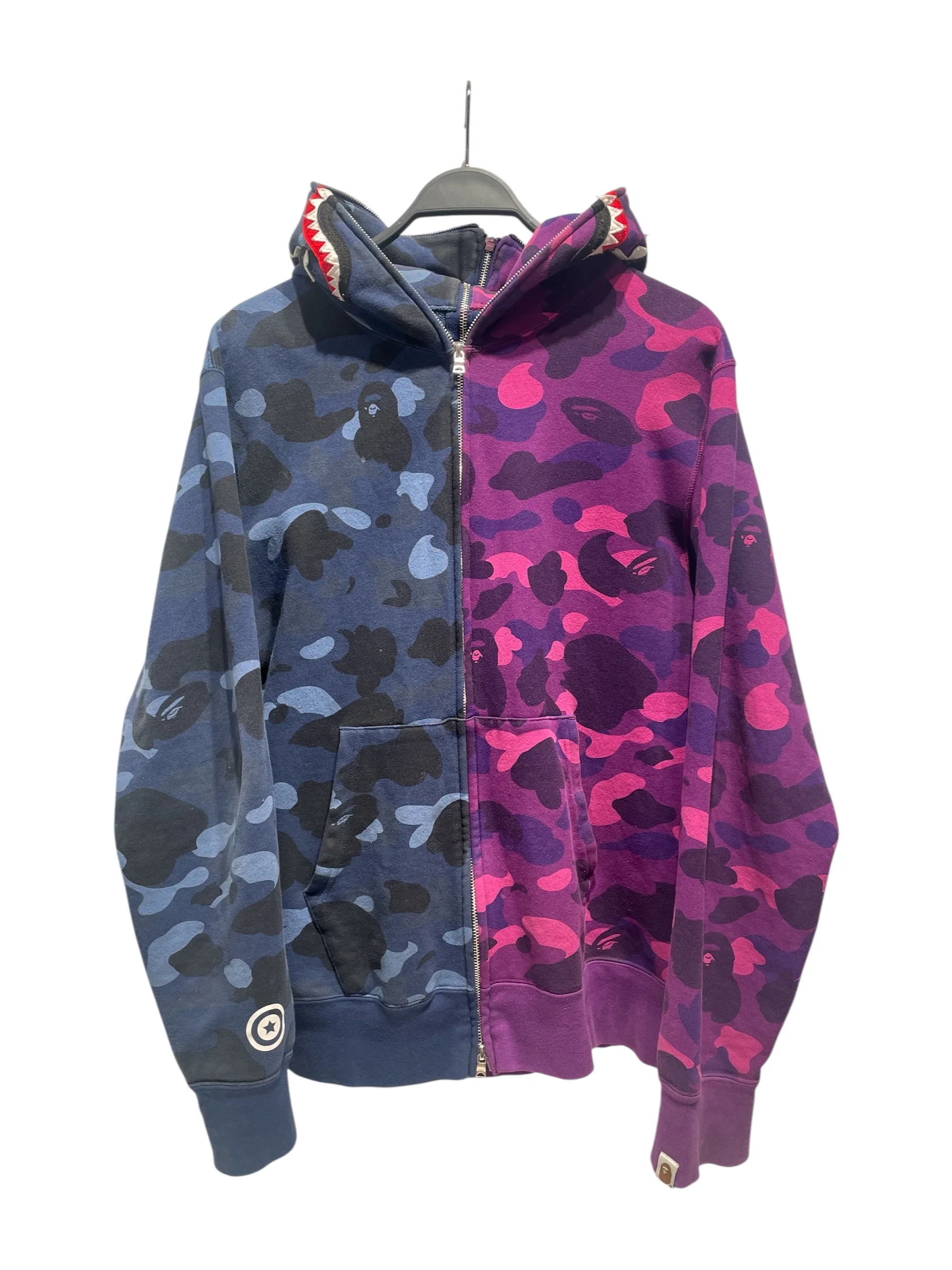 232-a-bathing-ape-zip-up-hoodie-xl-camouflage-cotton-mlt-camo-shark-full-zip-1.webp A BATHING APE/Zip Up Hoodie/XL/Camouflage/Cotton/MLT/Camo Shark Full Zip