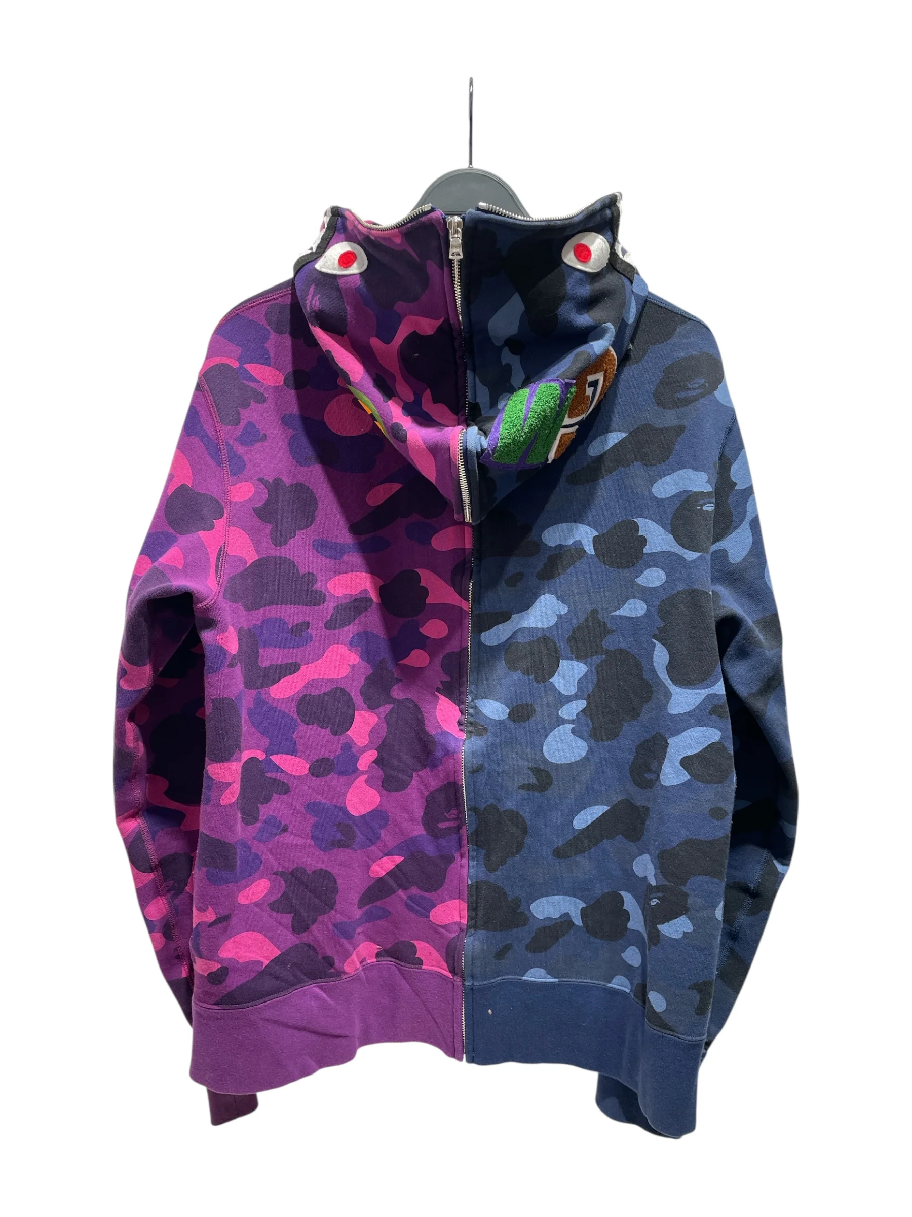 232-a-bathing-ape-zip-up-hoodie-xl-camouflage-cotton-mlt-camo-shark-full-zip-2.webp A BATHING APE/Zip Up Hoodie/XL/Camouflage/Cotton/MLT/Camo Shark Full Zip