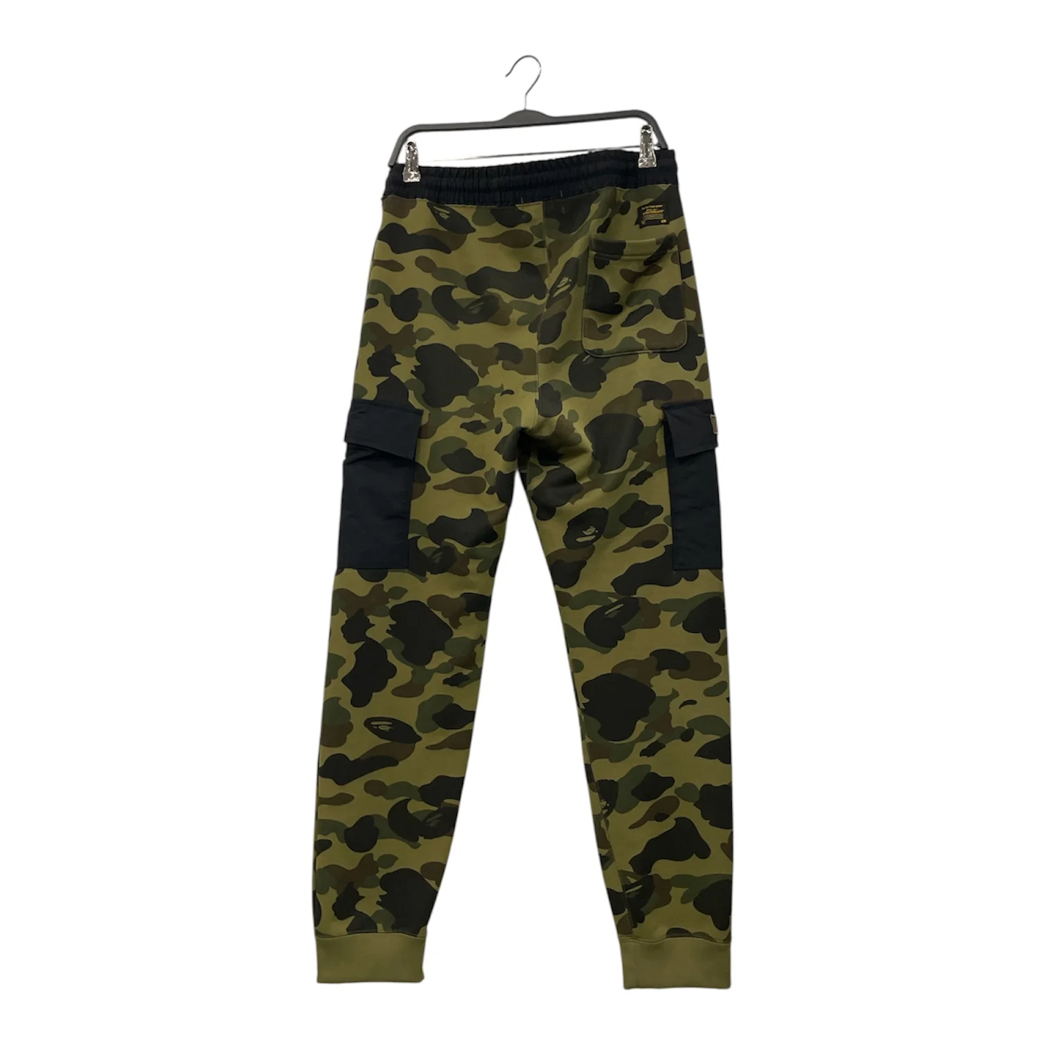 247-a-bathing-ape-pants-l-cotton-grn-camouflage-shark-cargo-sweatpants-2.webp A BATHING APE/Pants/L/Cotton/GRN/Camouflage/Shark Cargo Sweatpants