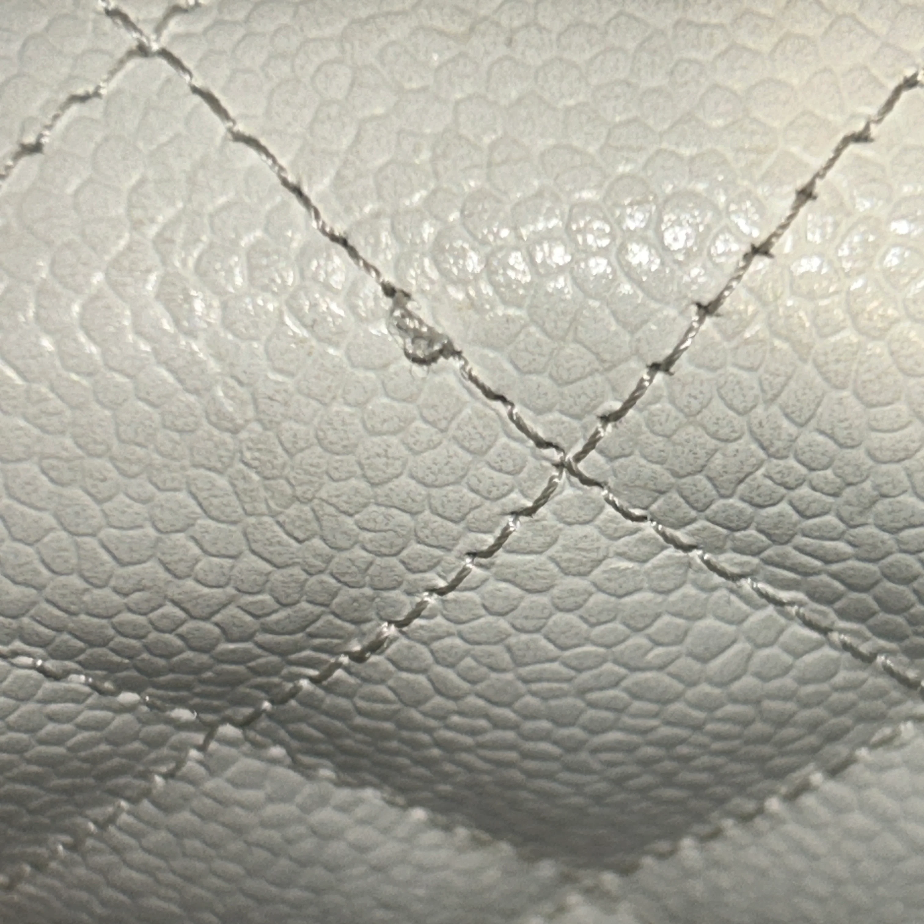 CHANEL/Bag/WHT/Mini Caviar Flap