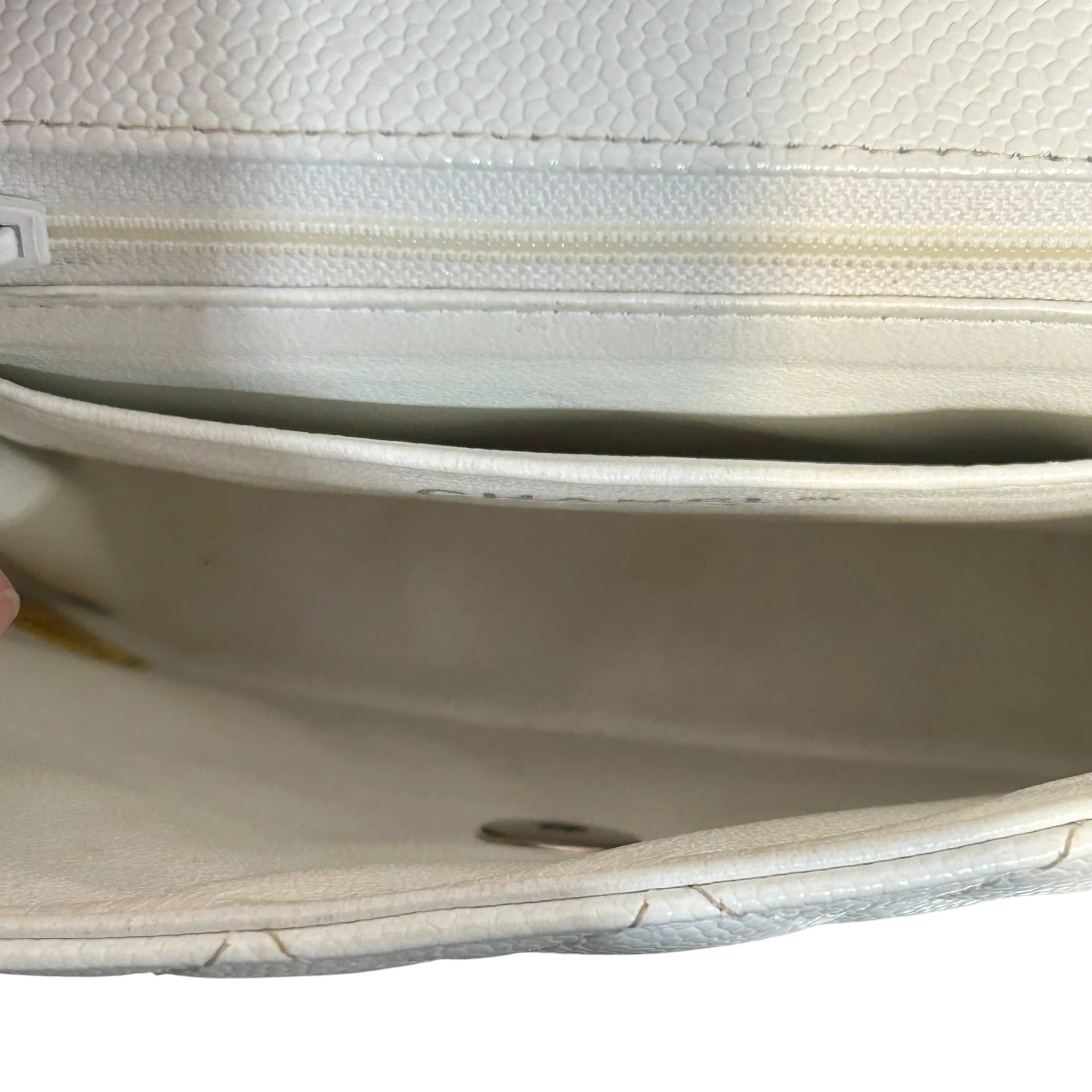 CHANEL/Bag/WHT/Mini Caviar Flap