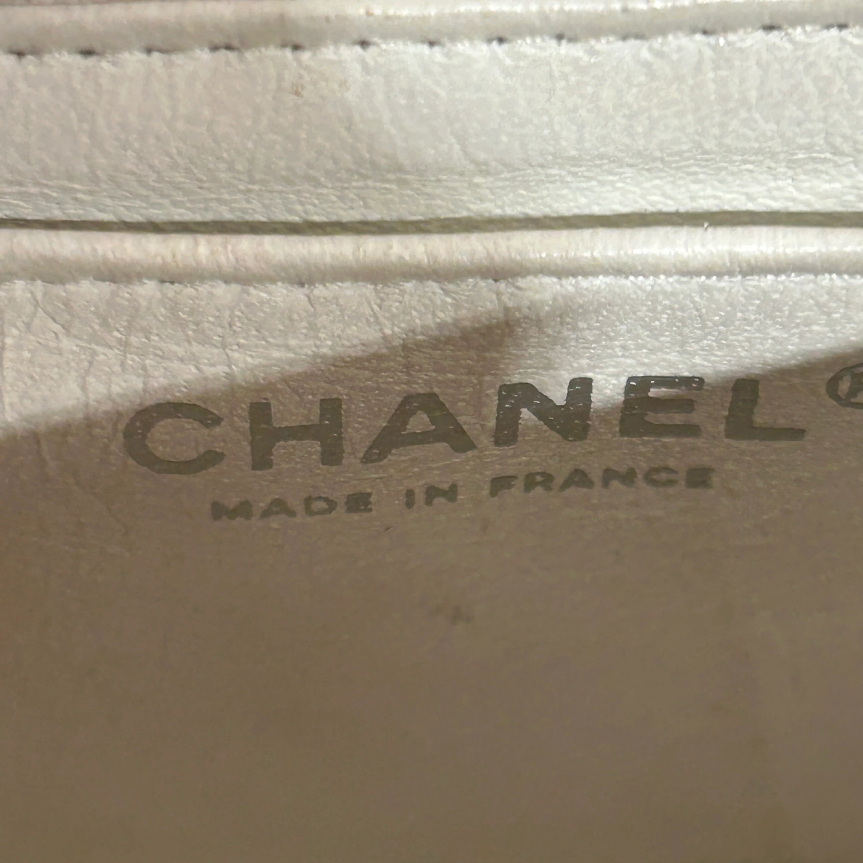 CHANEL/Bag/WHT/Mini Caviar Flap