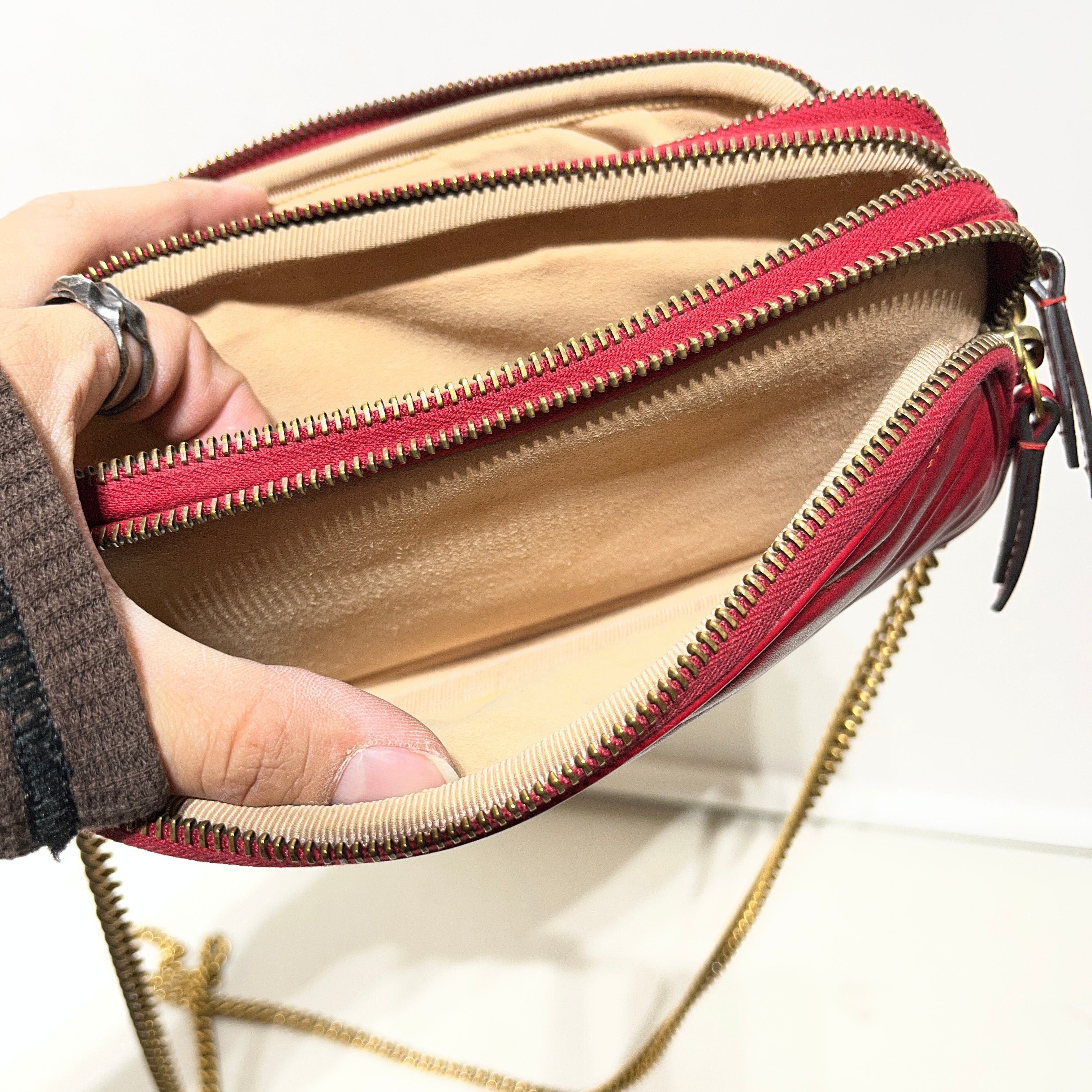 GUCCI/Cross Body Bag/Leather/RED/Marmont Triple Zipper Crossbod