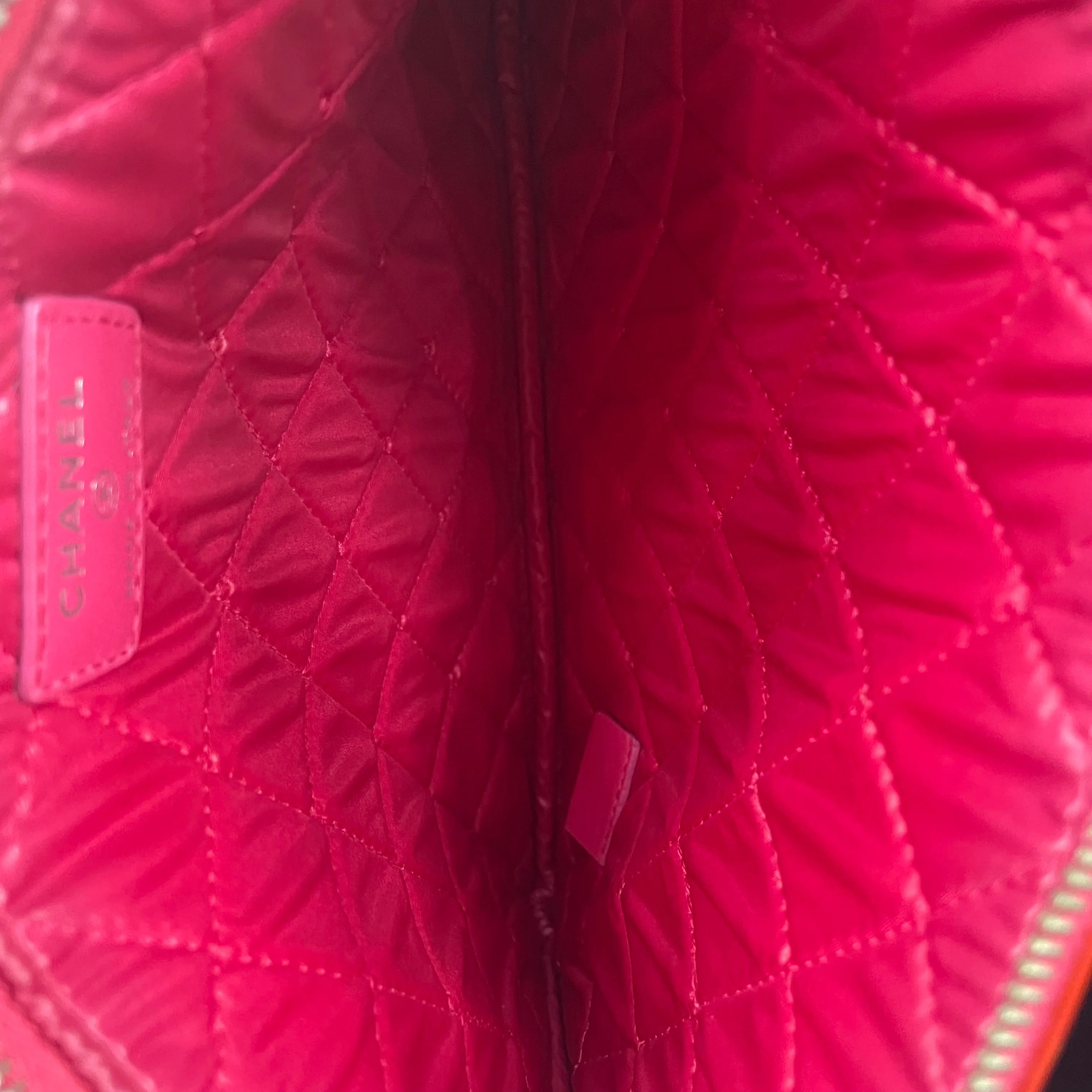 CHANEL/Clutch Bag/Leather/RED/MEDIUM QUILTED O-CASE