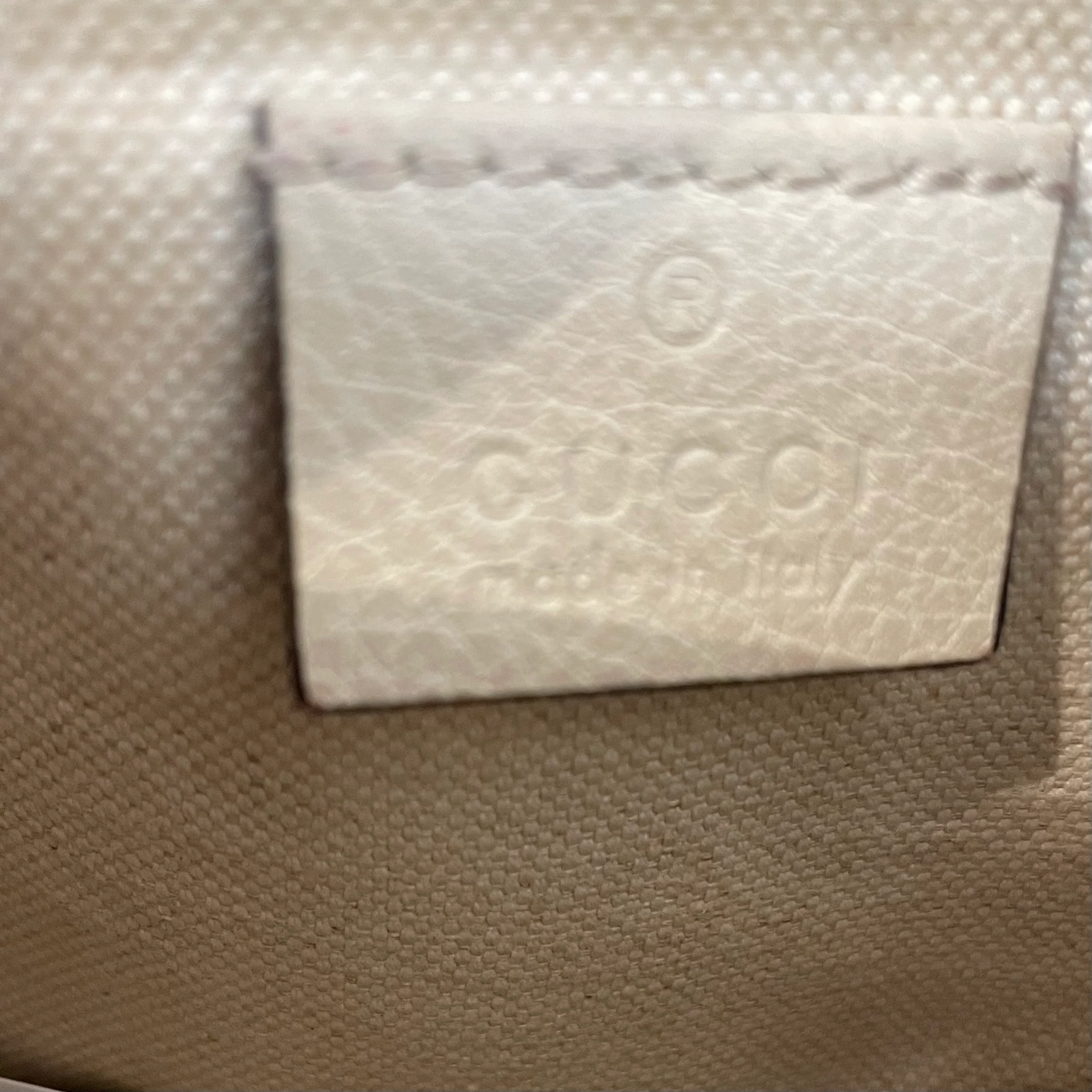 GUCCI/Cross Body Bag/Leather/CRM/SMALL BELT BAG