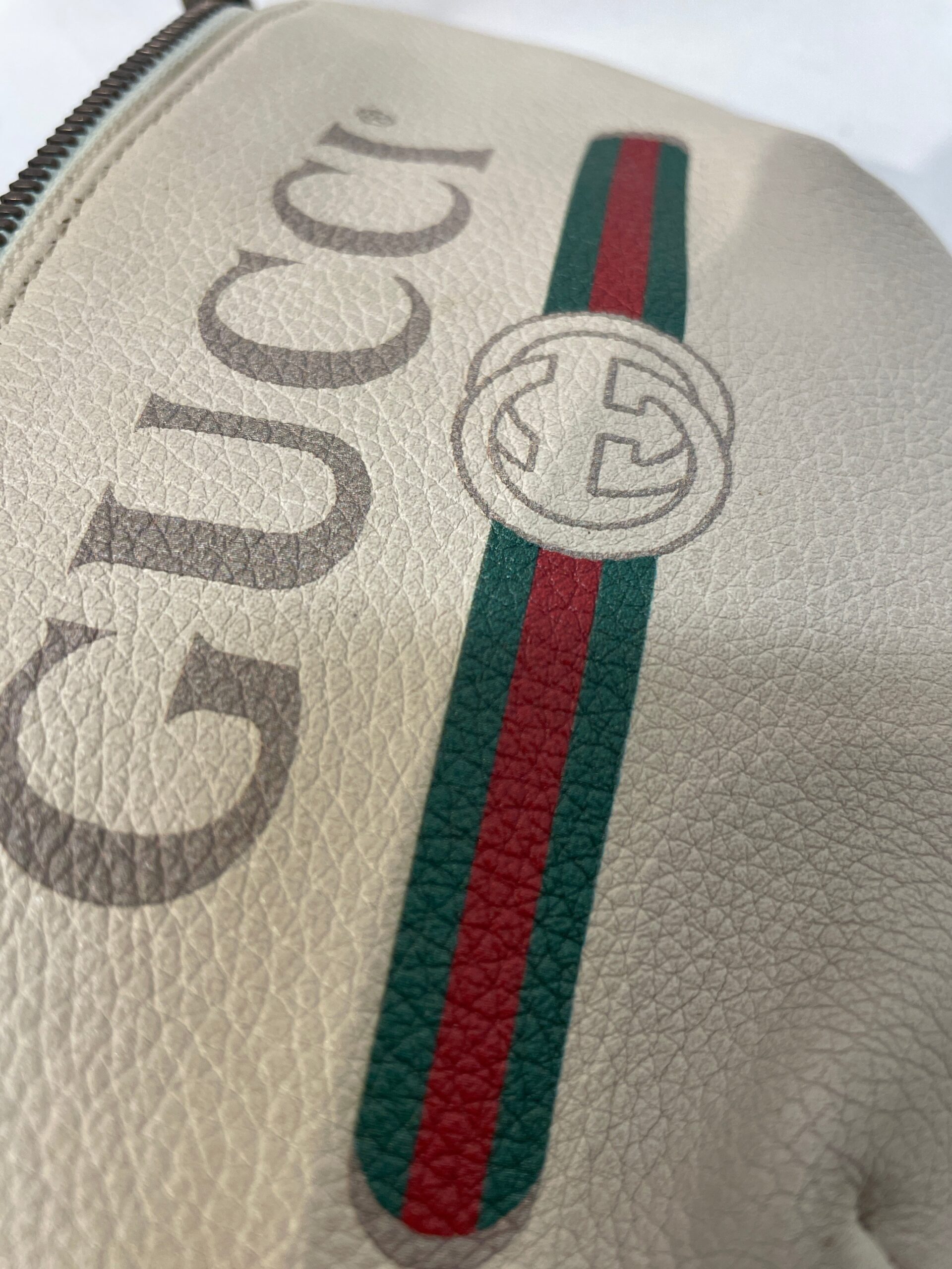 GUCCI/Cross Body Bag/Leather/CRM/SMALL BELT BAG