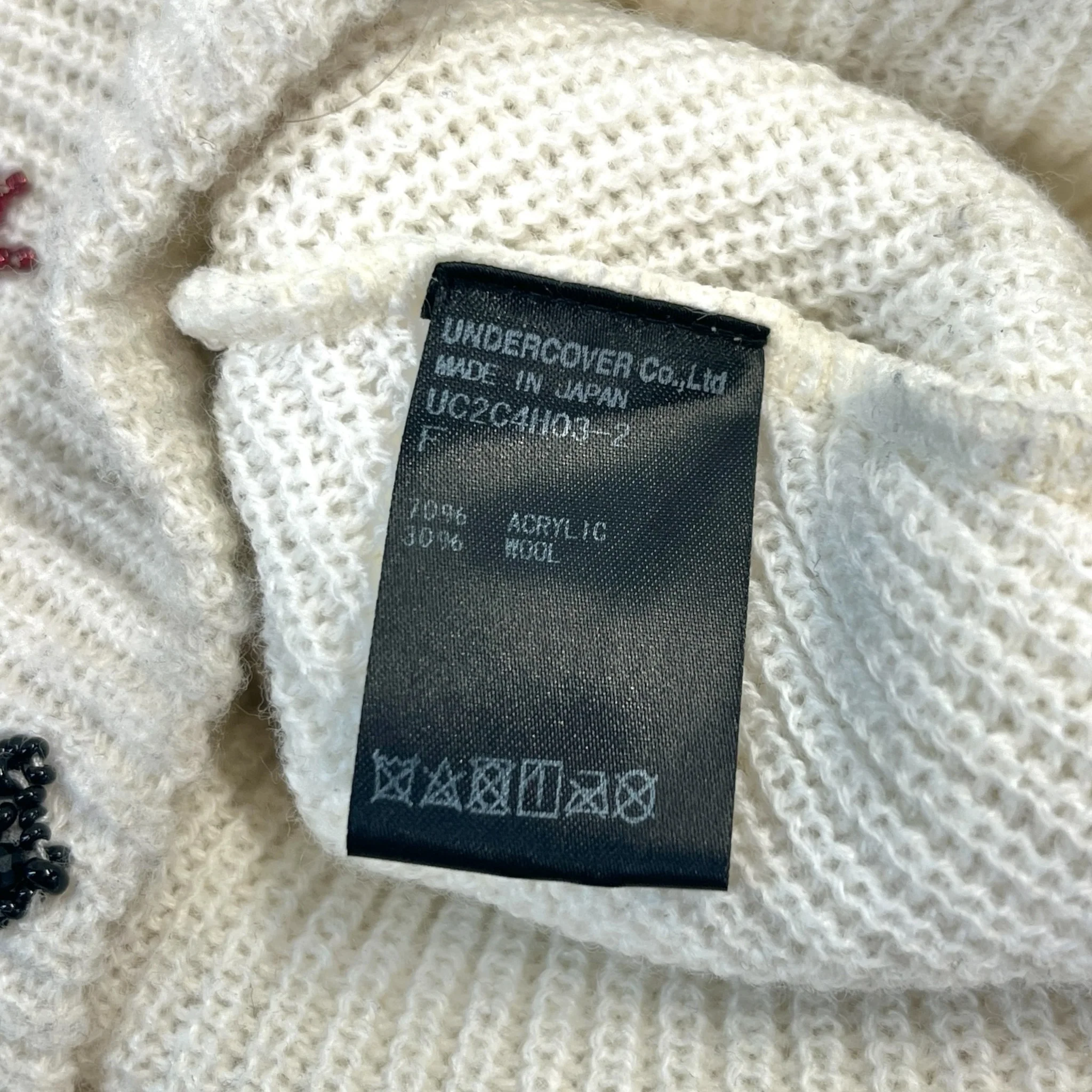 UNDERCOVER/Beanie/Acrylic/WHT/F/W 23 BEADED EMBELLISHMENTS