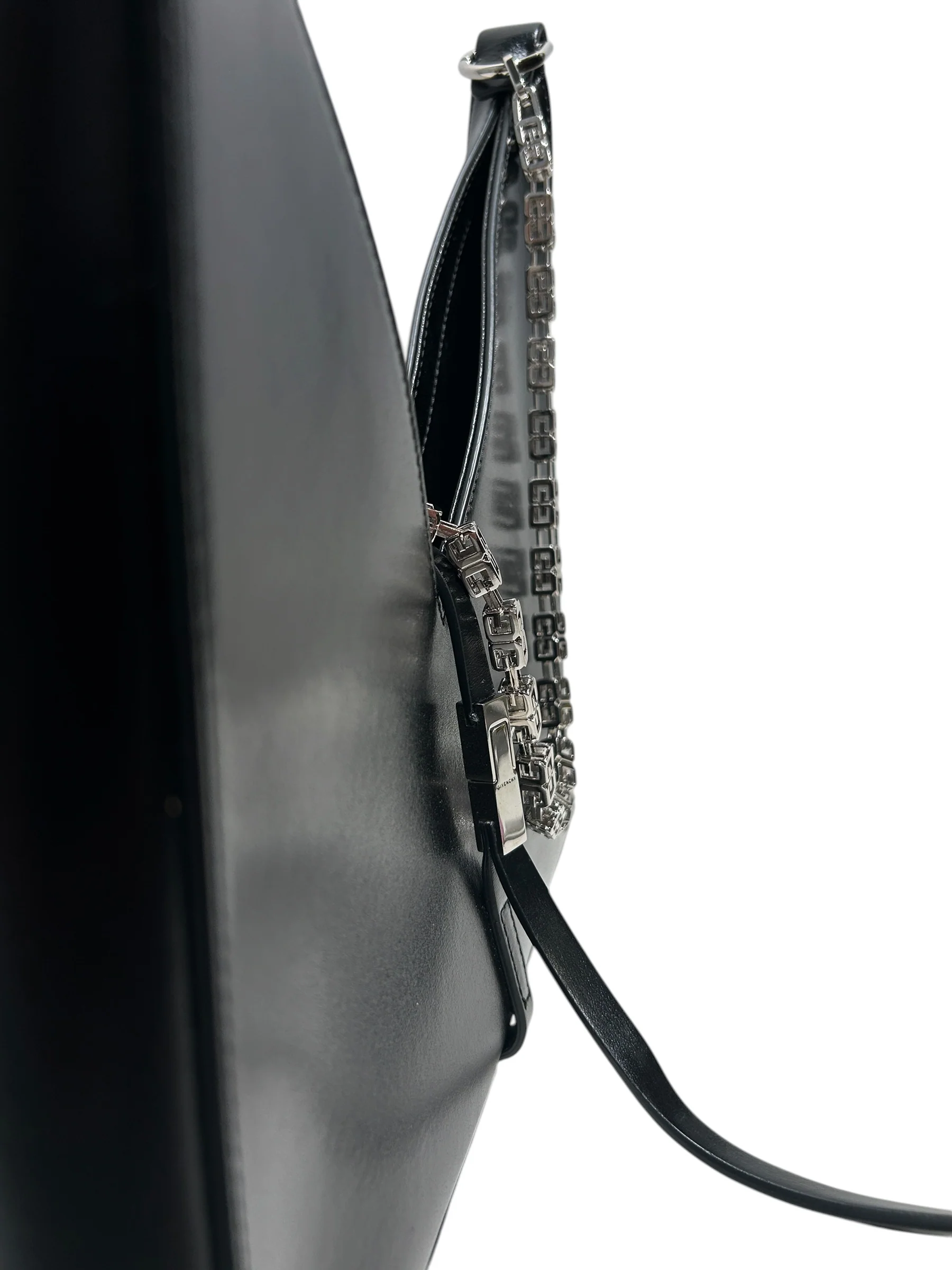 GIVENCHY/Bag/Leather/BLK/V CUT OUT SHOULDER BAG