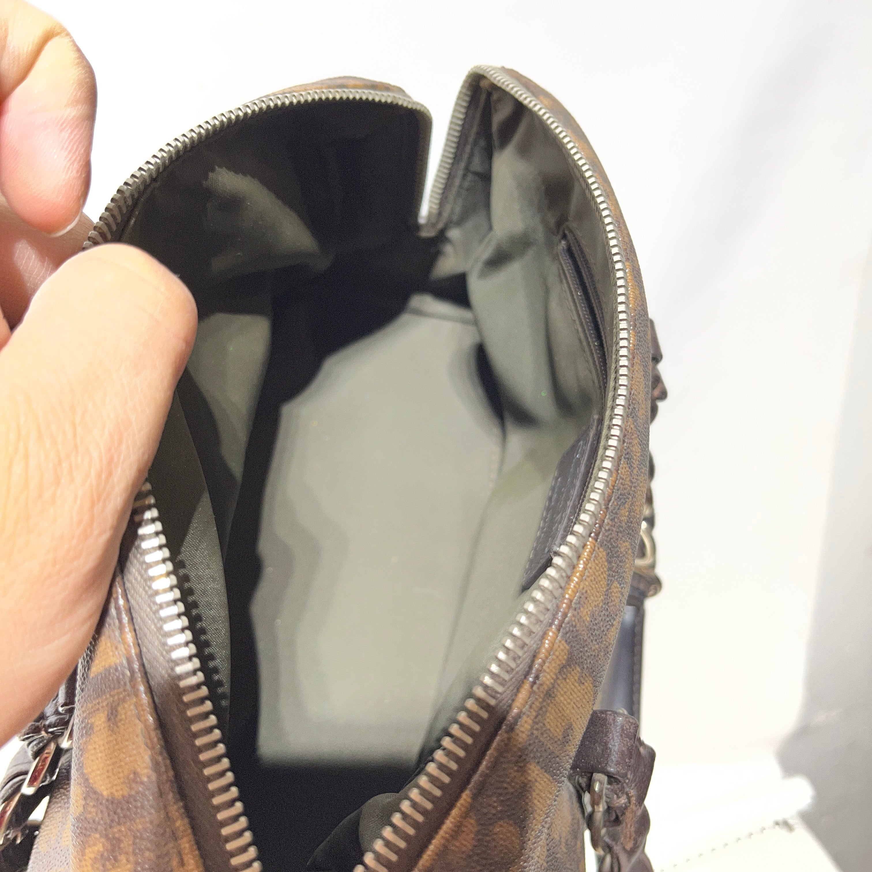 2767-christian-dior-hand-bag-monogram-leather-brw-mini-diorissimo-6.jpg Christian Dior/Hand Bag/Monogram/Leather/BRW/MINI DIORISSIMO