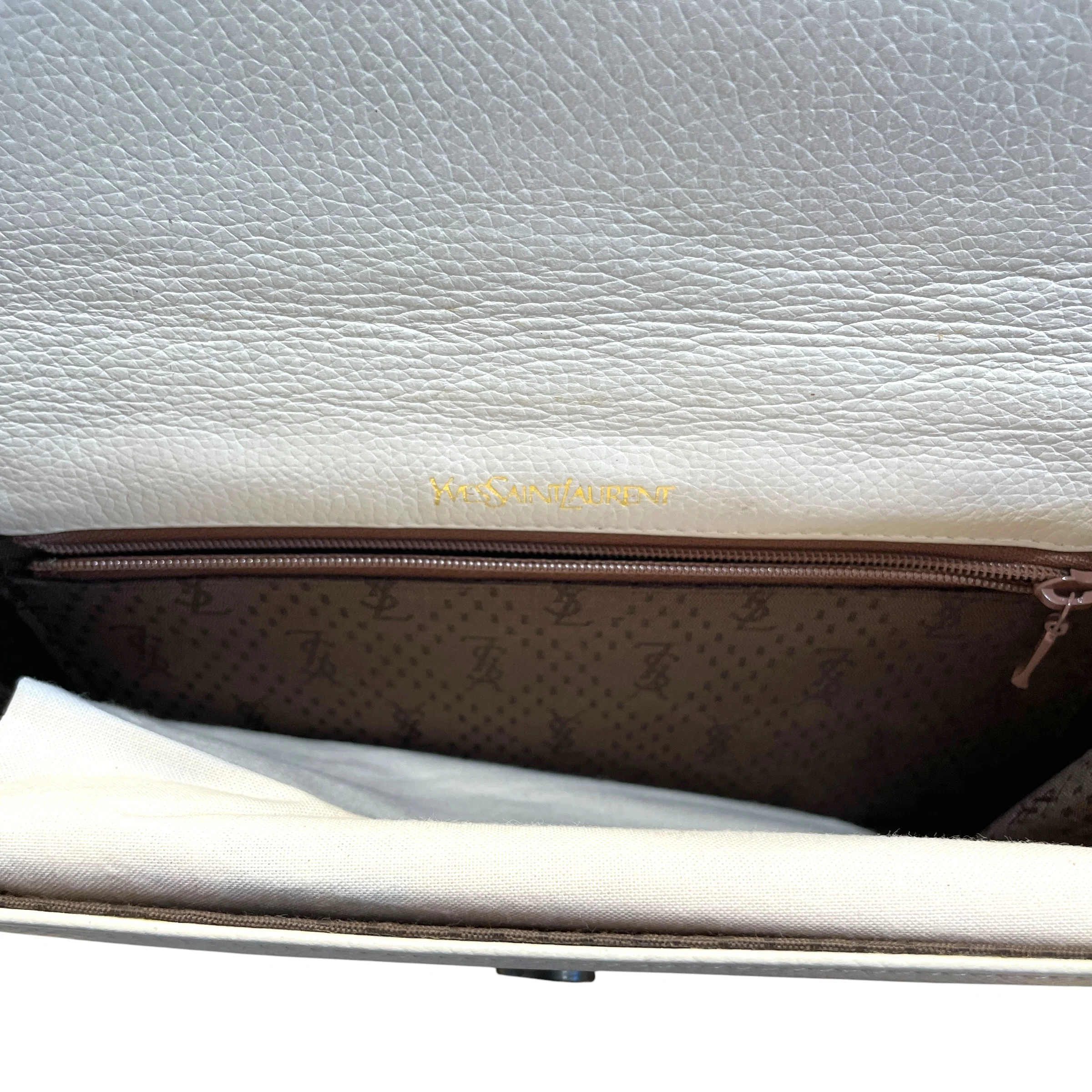 YVES SAINT LAURENT/Clutch Bag/Leather/WHT/Vintage Quilted Wave Clutch