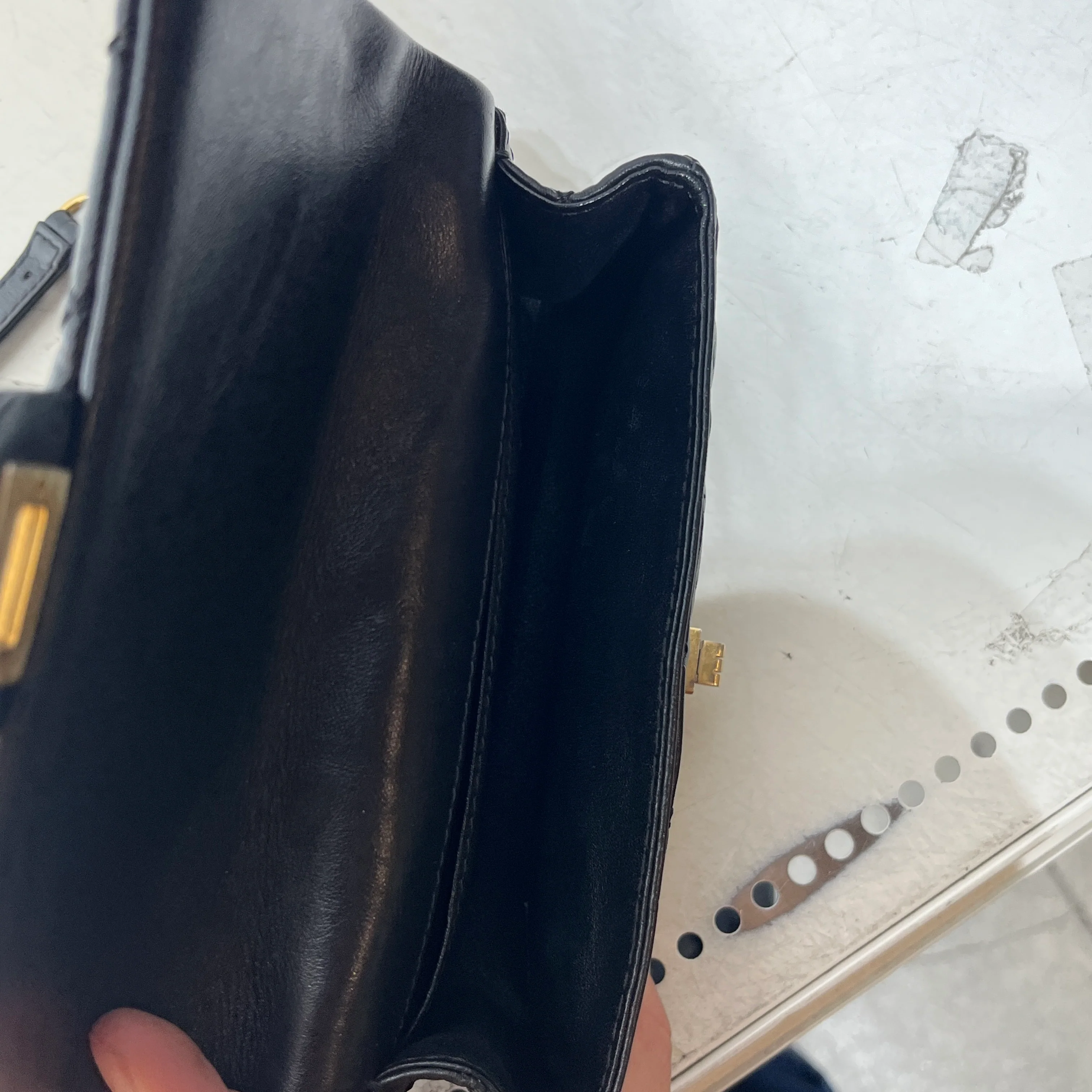 CHANEL/Cross Body Bag/Leather/BLK/QUILTED 255 REISSUE