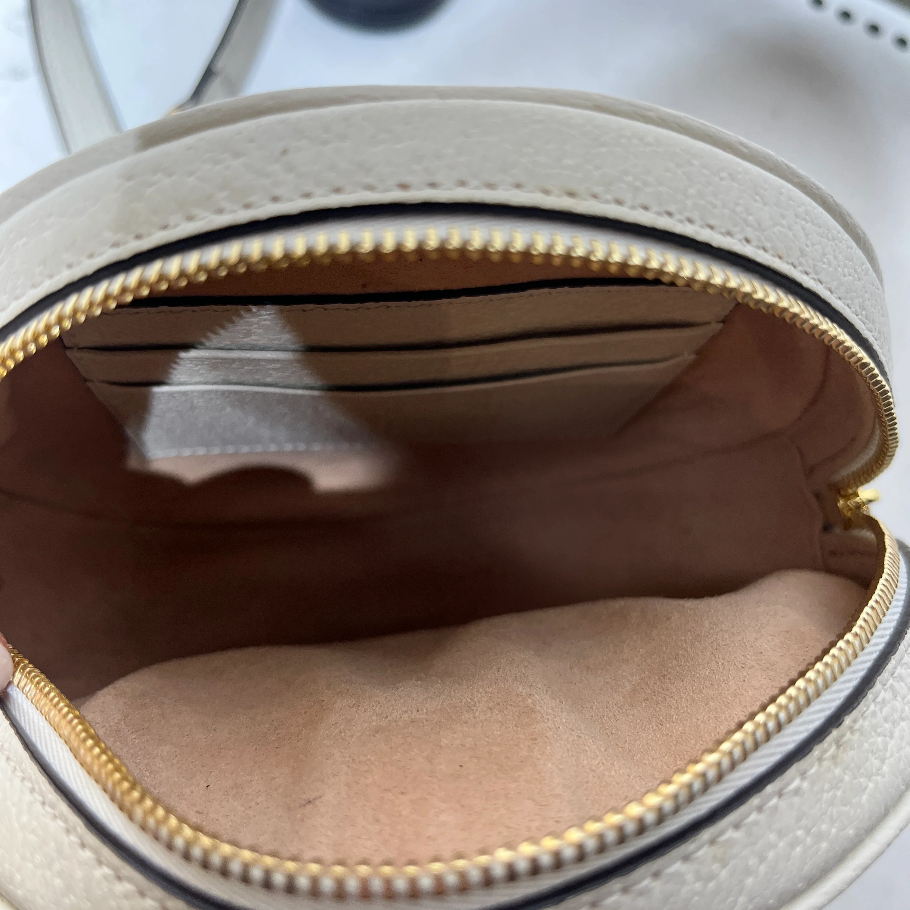 GUCCI/Pouch/Leather/WHT/Opedia