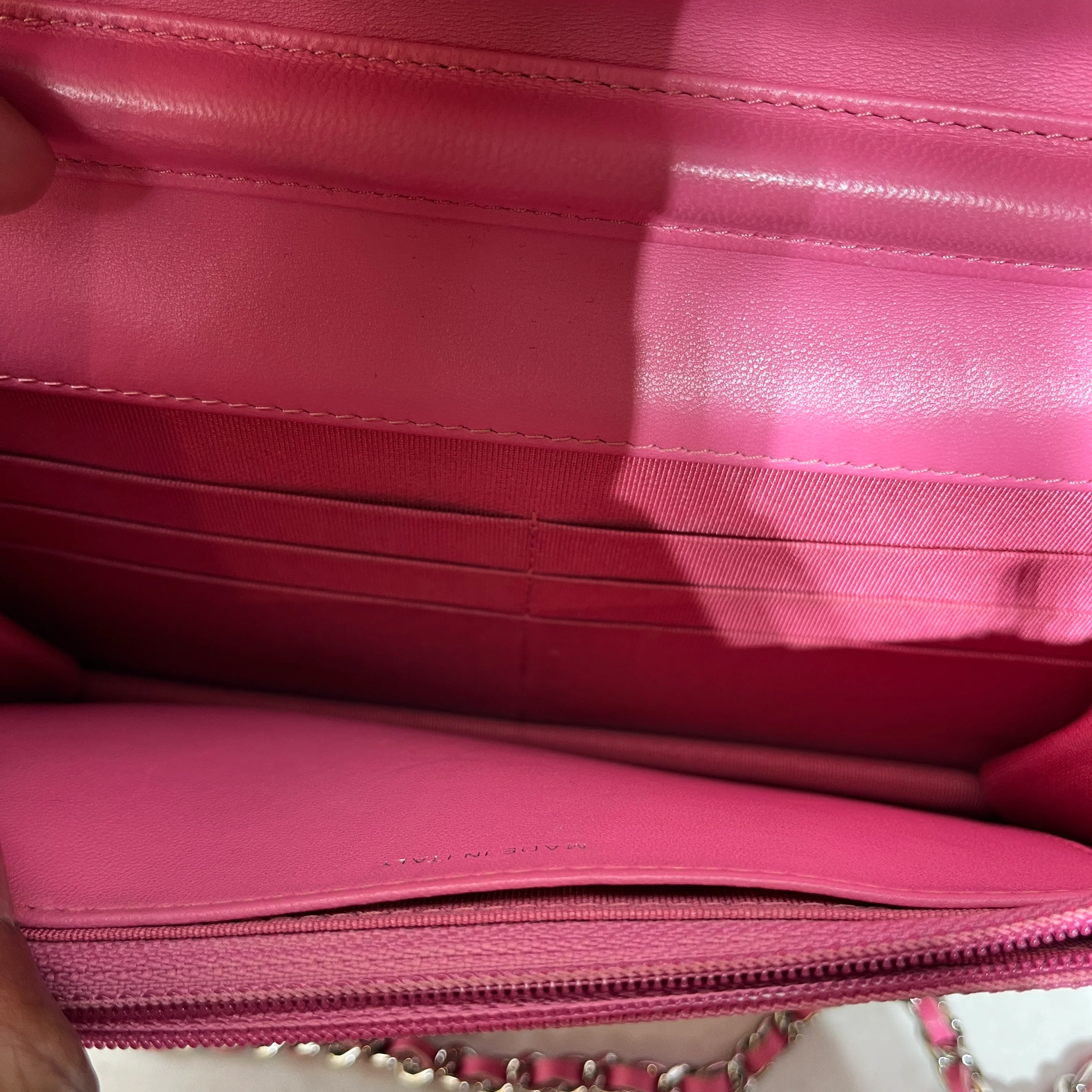 CHANEL/Cross Body Bag/Leather/PNK/Classic Quilted Chain