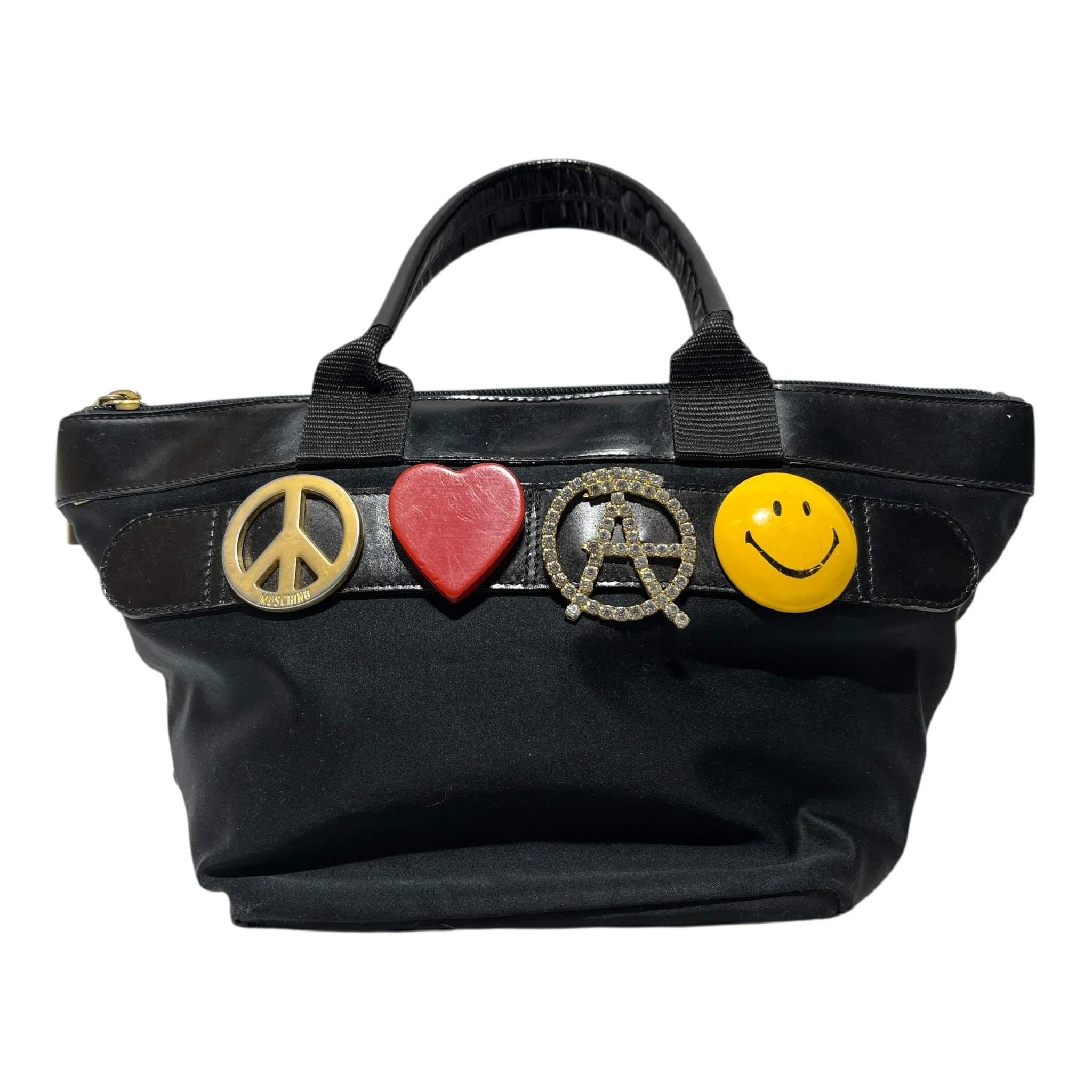 3371-moschino-hand-bag-nylon-blk-peace-love-a-smiley-gold-1.webp MOSCHINO/Hand Bag/Nylon/BLK/Peace Love A Smiley Gold