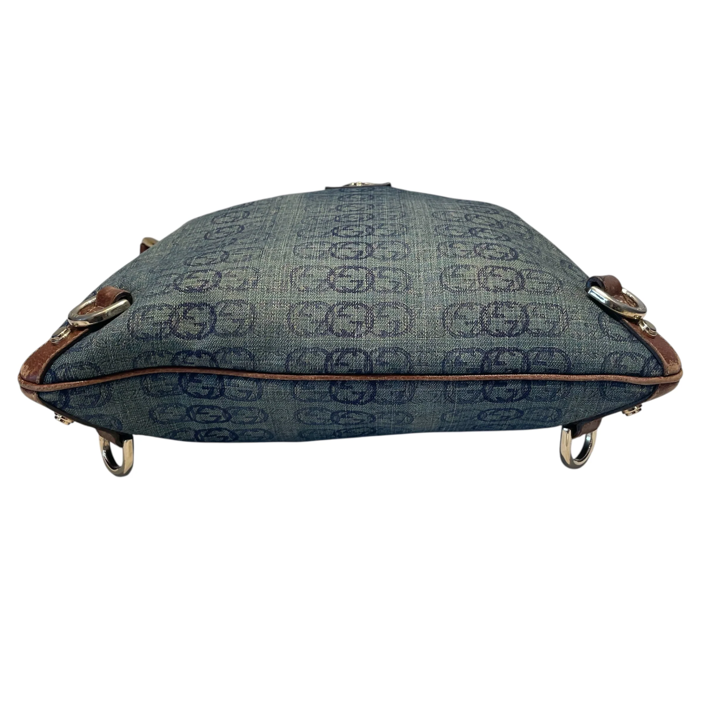 3491-gucci-cross-body-bag-monogram-cotton-blu-gg-denim-abbey-3.webp GUCCI/Cross Body Bag/Monogram/Cotton/BLU/GG Denim Abbey