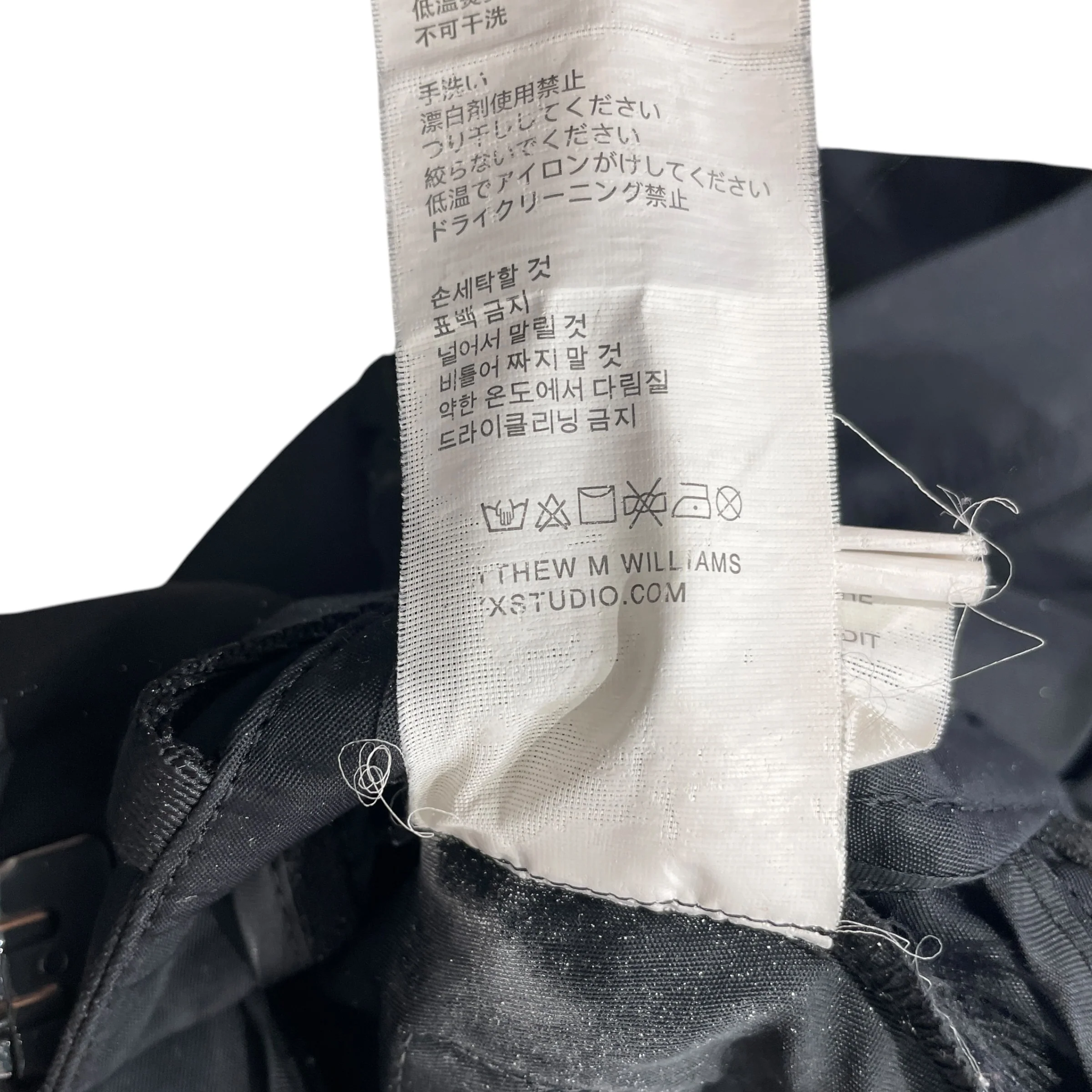 42-1017-alyx-9sm-alyx-shorts-44-nylon-blk-cargo-shorts-3.webp 1017 ALYX 9SM(ALYX)/Shorts/44/Nylon/BLK/CARGO SHORTS