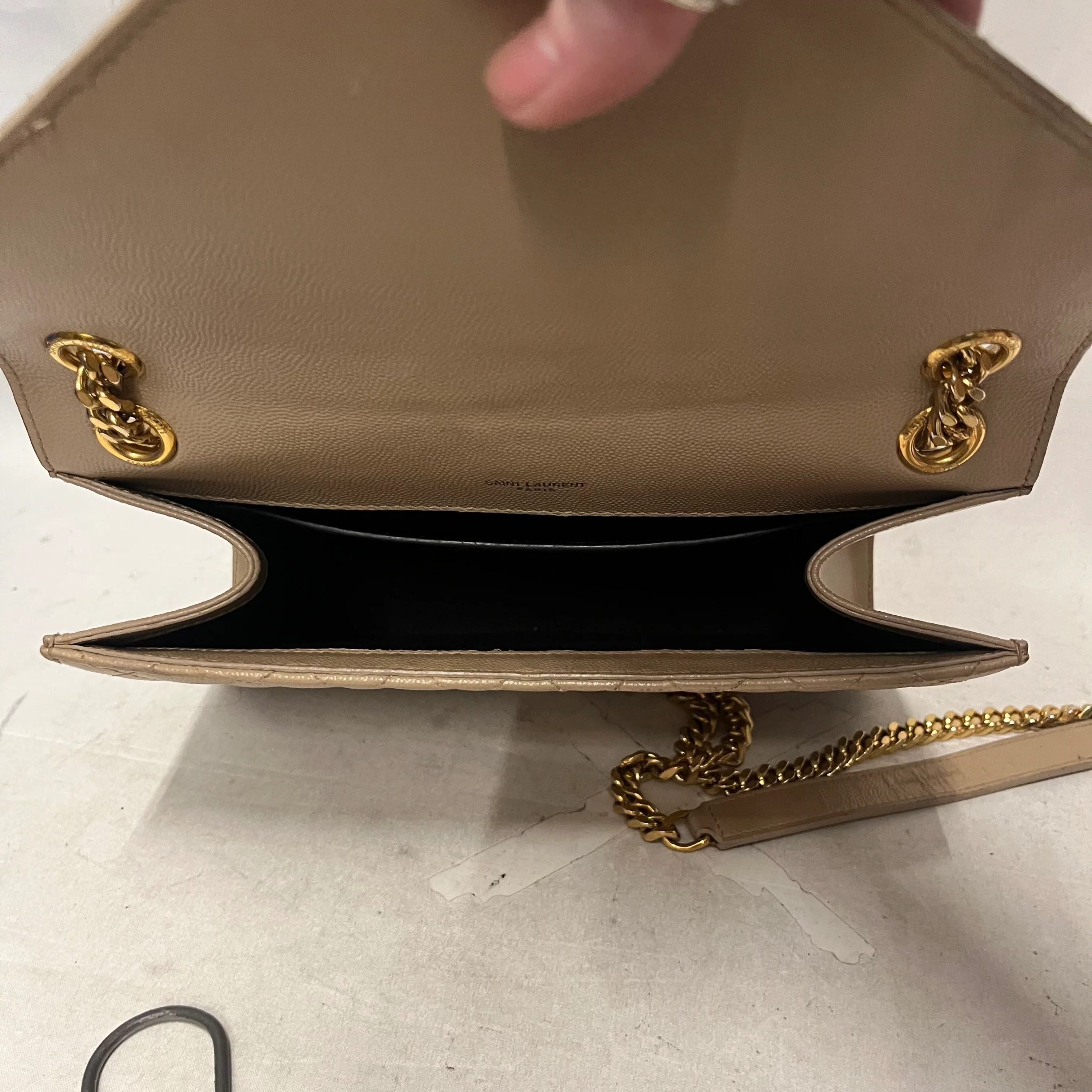 YVES SAINT LAURENT/Cross Body Bag/Leather/BEG/Quilted Envelope Medium