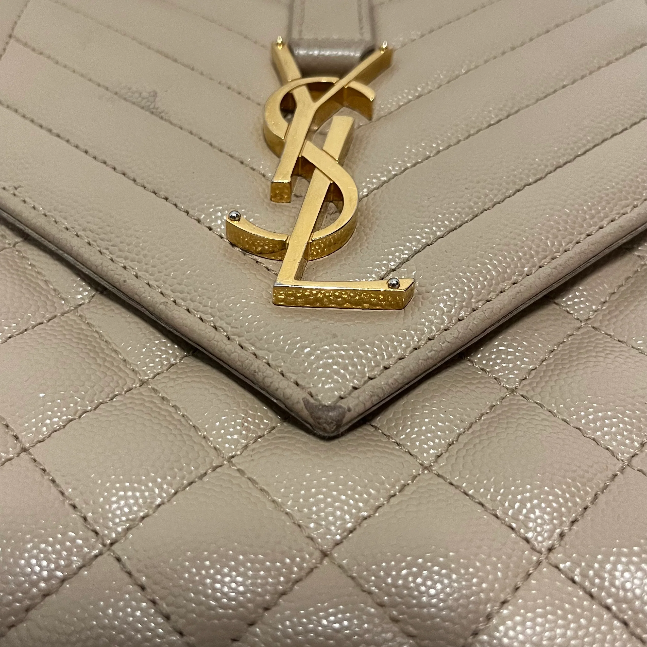 YVES SAINT LAURENT/Cross Body Bag/Leather/BEG/Quilted Envelope Medium